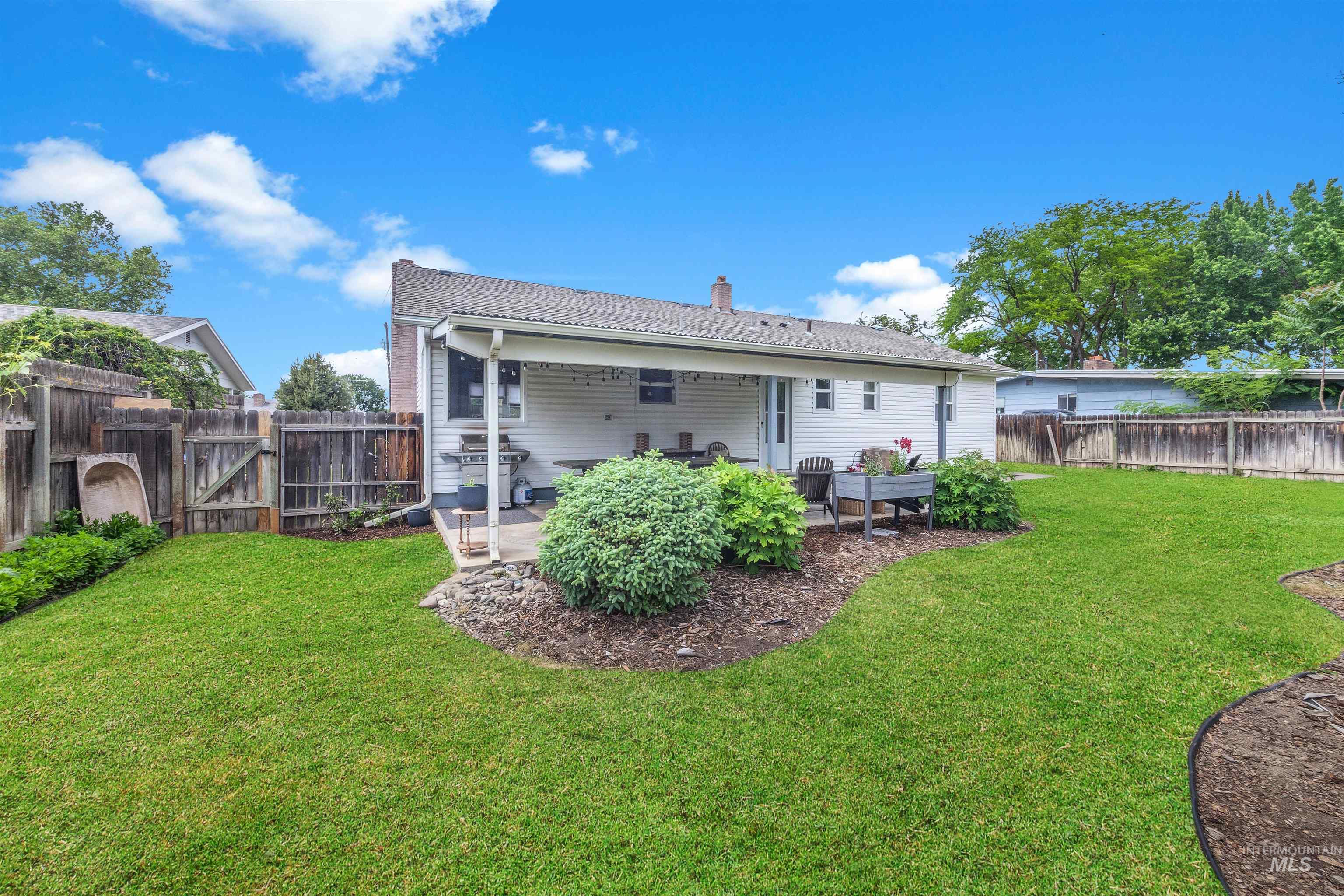 3509 8th Street C, Lewiston, Idaho 83501, 5 Bedrooms, 3 Bathrooms, Residential For Sale, Price $435,000, 98972857