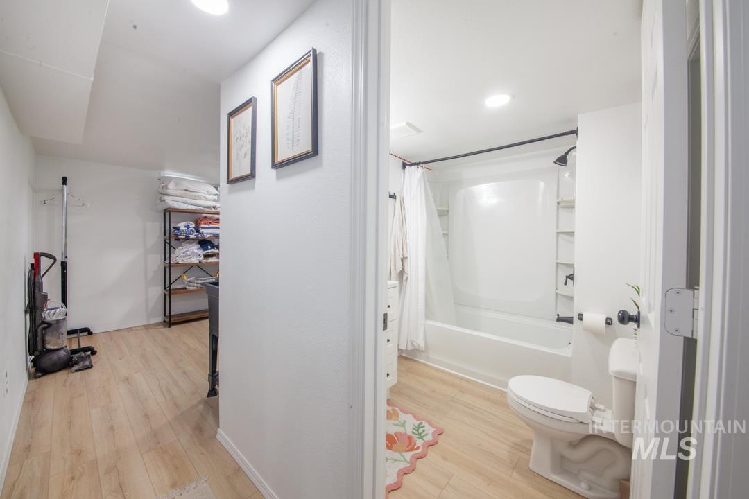 3509 8th Street C, Lewiston, Idaho 83501, 5 Bedrooms, 3 Bathrooms, Residential For Sale, Price $435,000, 98972857