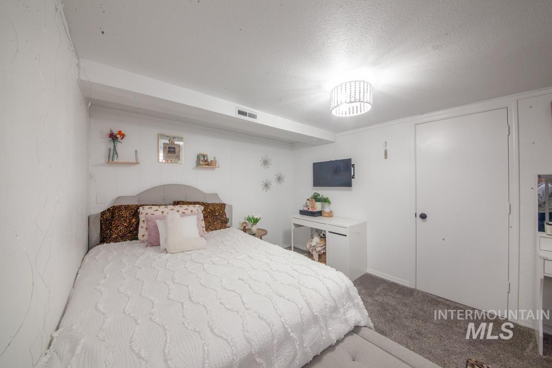 3509 8th Street C, Lewiston, Idaho 83501, 5 Bedrooms, 3 Bathrooms, Residential For Sale, Price $459,000,MLS 98972857