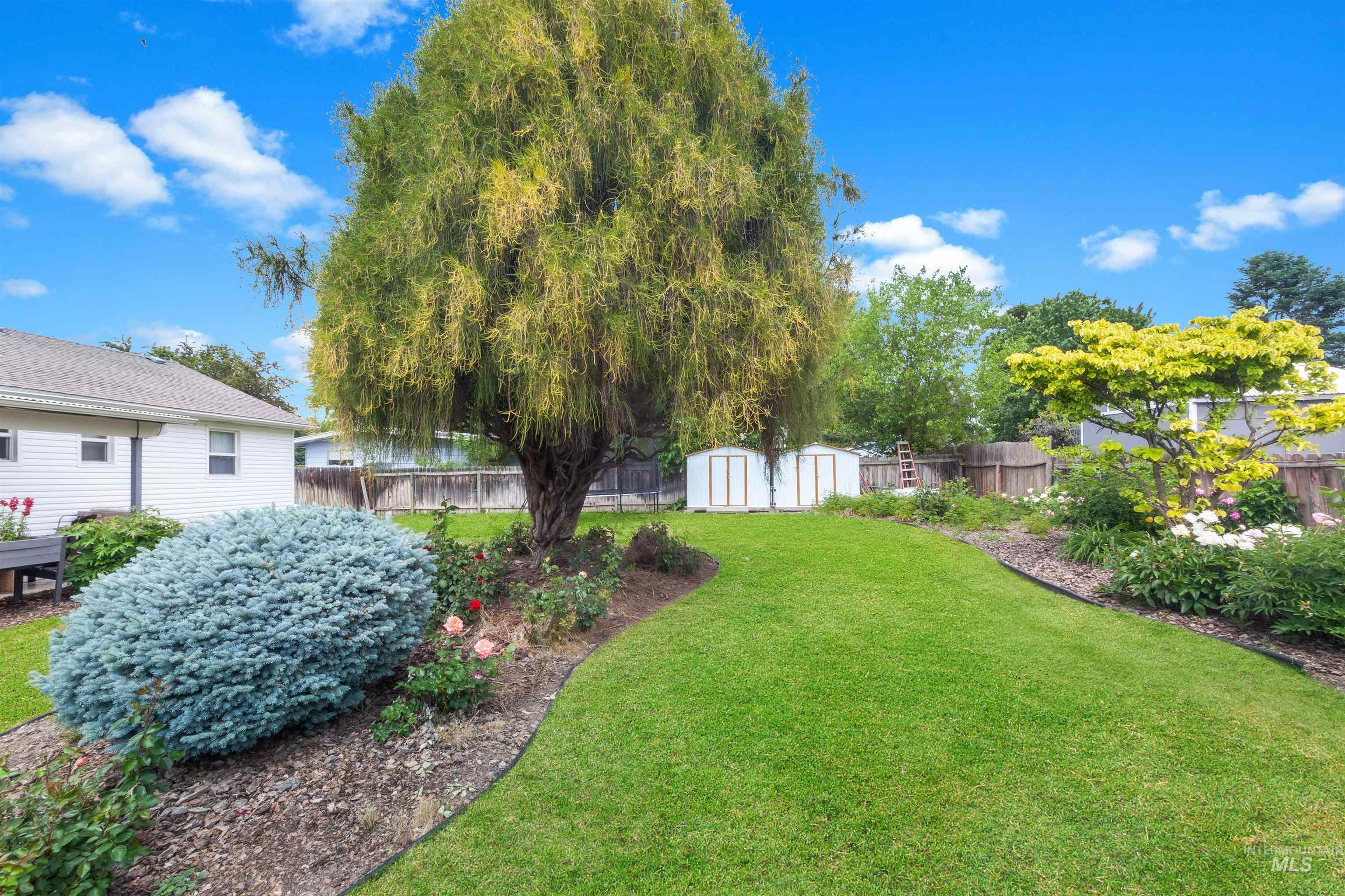 3509 8th Street C, Lewiston, Idaho 83501, 5 Bedrooms, 3 Bathrooms, Residential For Sale, Price $459,000,MLS 98972857