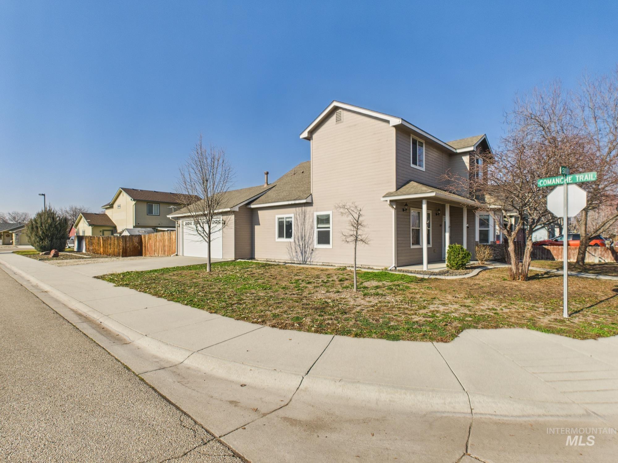 819 Sioux Ave, Emmett, Idaho 83617, 3 Bedrooms, 2.5 Bathrooms, Residential For Sale, Price $355,000,MLS 98972858