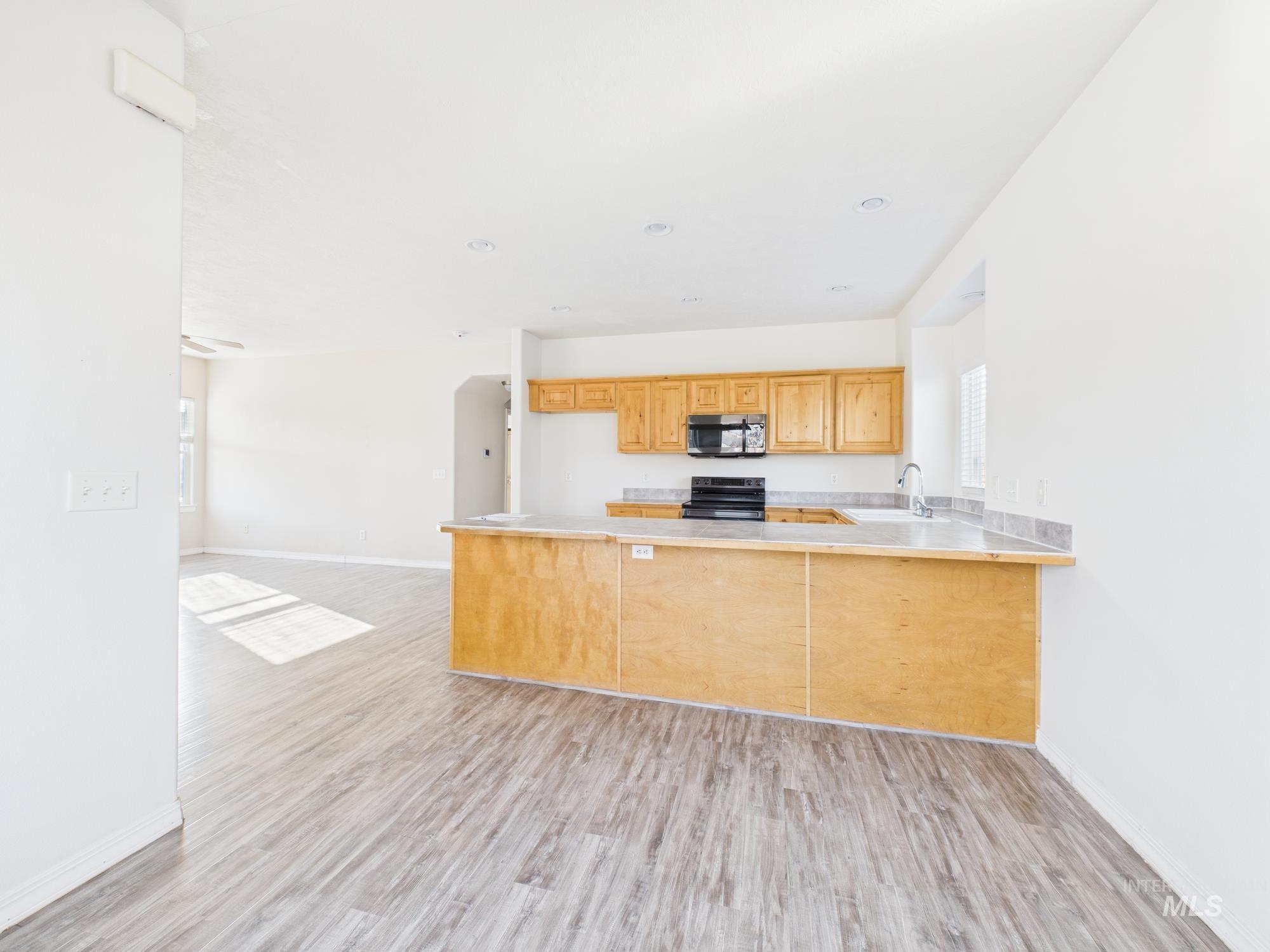 819 Sioux Ave, Emmett, Idaho 83617, 3 Bedrooms, 2.5 Bathrooms, Residential For Sale, Price $355,000,MLS 98972858