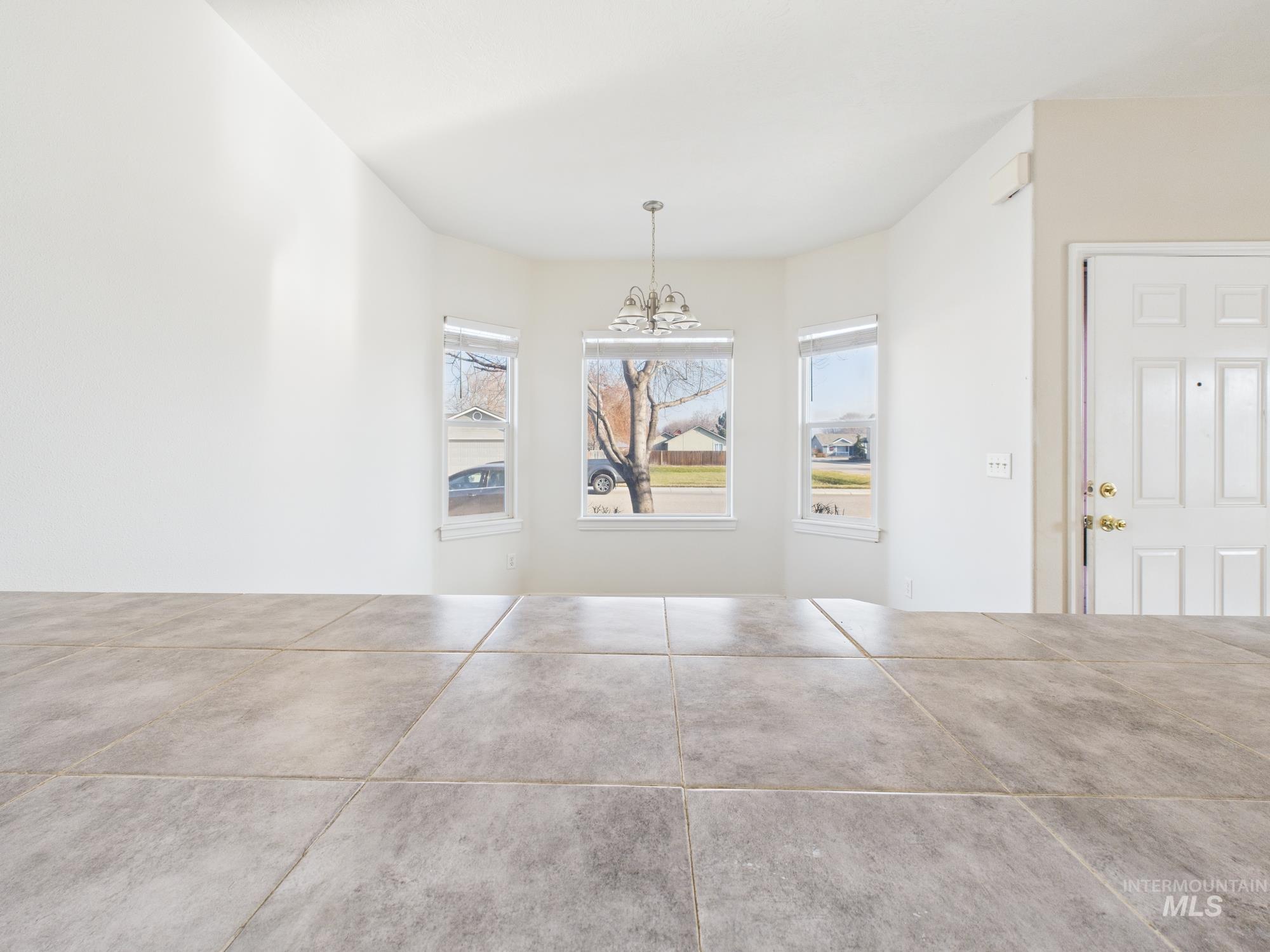 819 Sioux Ave, Emmett, Idaho 83617, 3 Bedrooms, 2.5 Bathrooms, Residential For Sale, Price $355,000,MLS 98972858