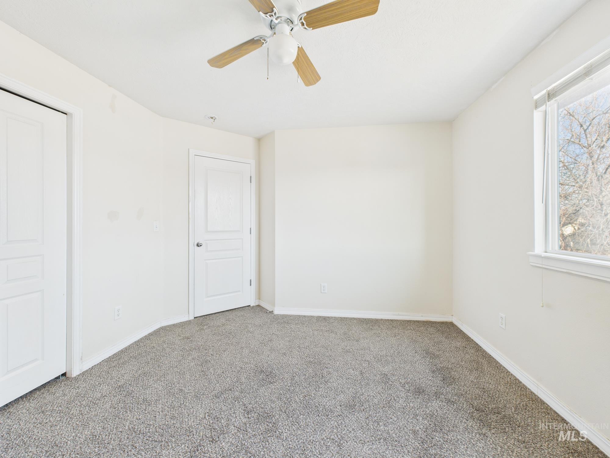 819 Sioux Ave, Emmett, Idaho 83617, 3 Bedrooms, 2.5 Bathrooms, Residential For Sale, Price $355,000,MLS 98972858