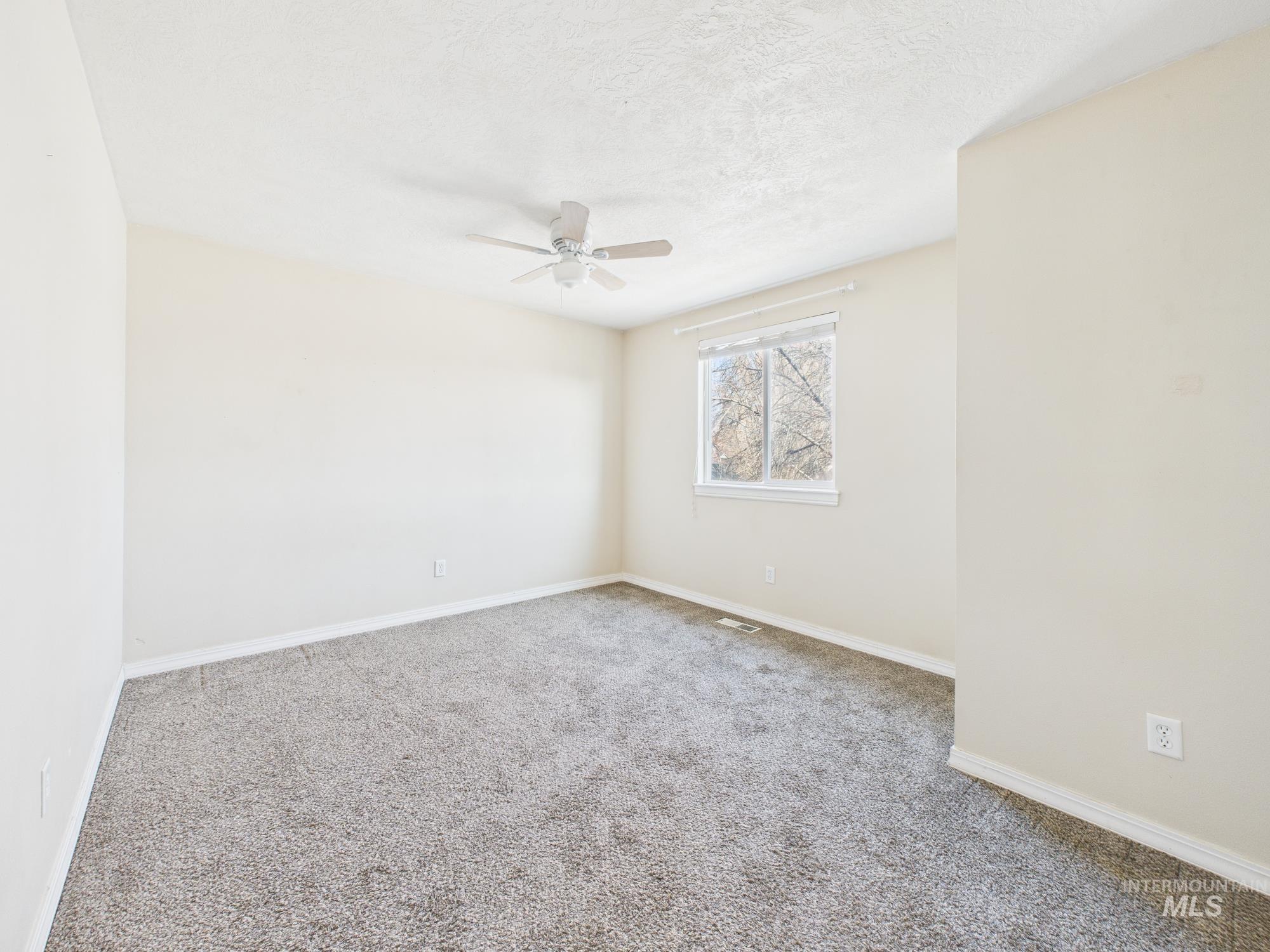 819 Sioux Ave, Emmett, Idaho 83617, 3 Bedrooms, 2.5 Bathrooms, Residential For Sale, Price $355,000,MLS 98972858