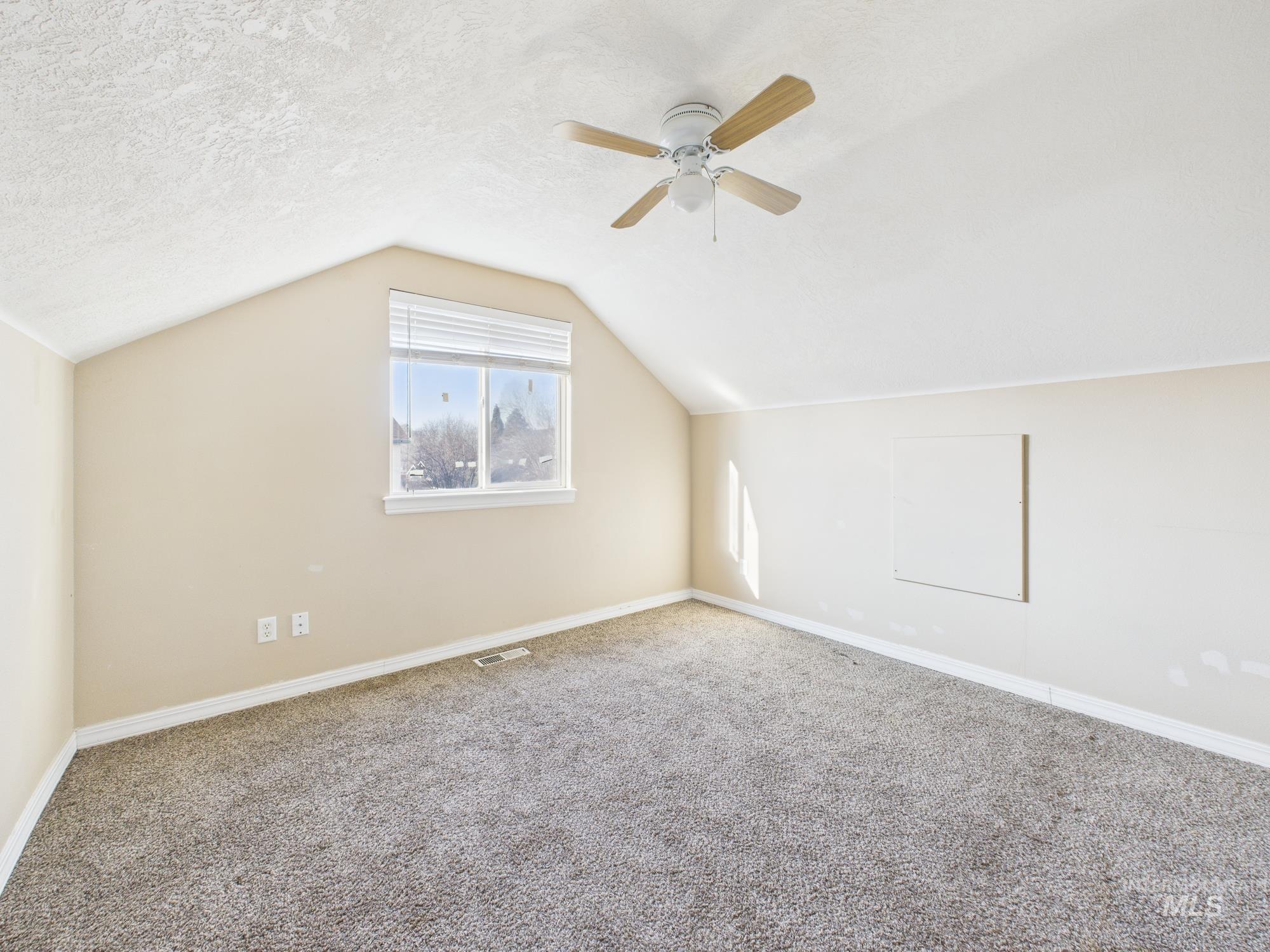 819 Sioux Ave, Emmett, Idaho 83617, 3 Bedrooms, 2.5 Bathrooms, Residential For Sale, Price $355,000,MLS 98972858