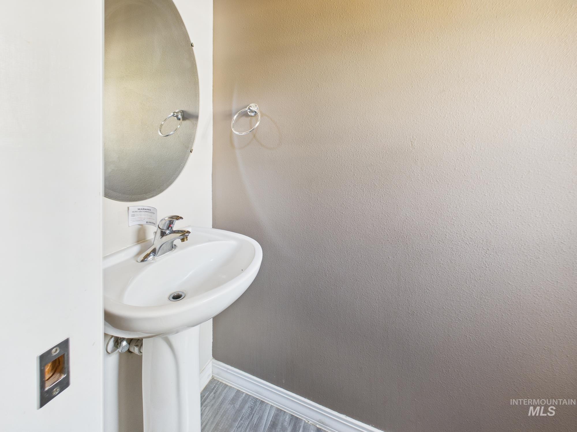 819 Sioux Ave, Emmett, Idaho 83617, 3 Bedrooms, 2.5 Bathrooms, Residential For Sale, Price $355,000,MLS 98972858