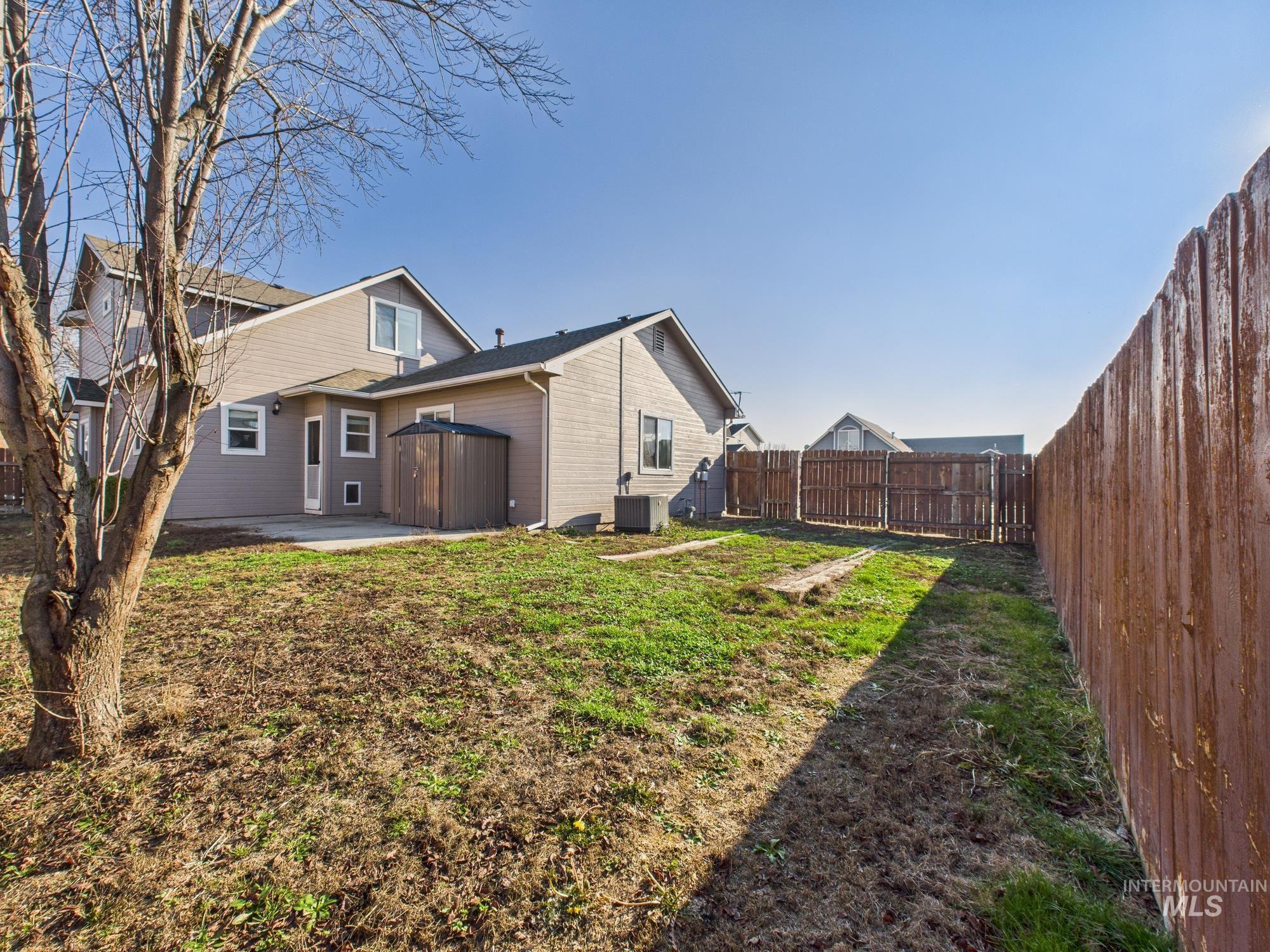 819 Sioux Ave, Emmett, Idaho 83617, 3 Bedrooms, 2.5 Bathrooms, Residential For Sale, Price $355,000,MLS 98972858