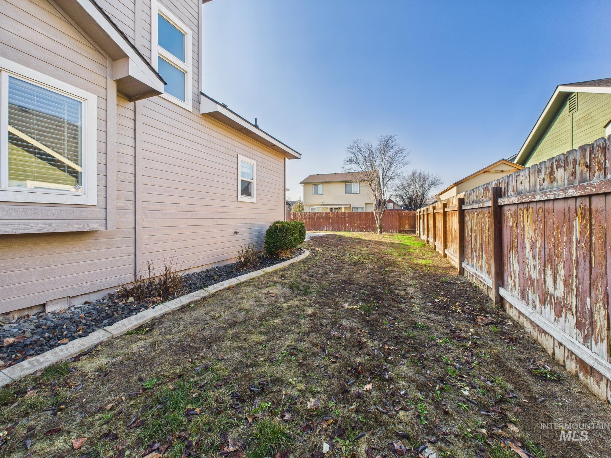 819 Sioux Ave, Emmett, Idaho 83617, 3 Bedrooms, 2.5 Bathrooms, Residential For Sale, Price $355,000,MLS 98972858