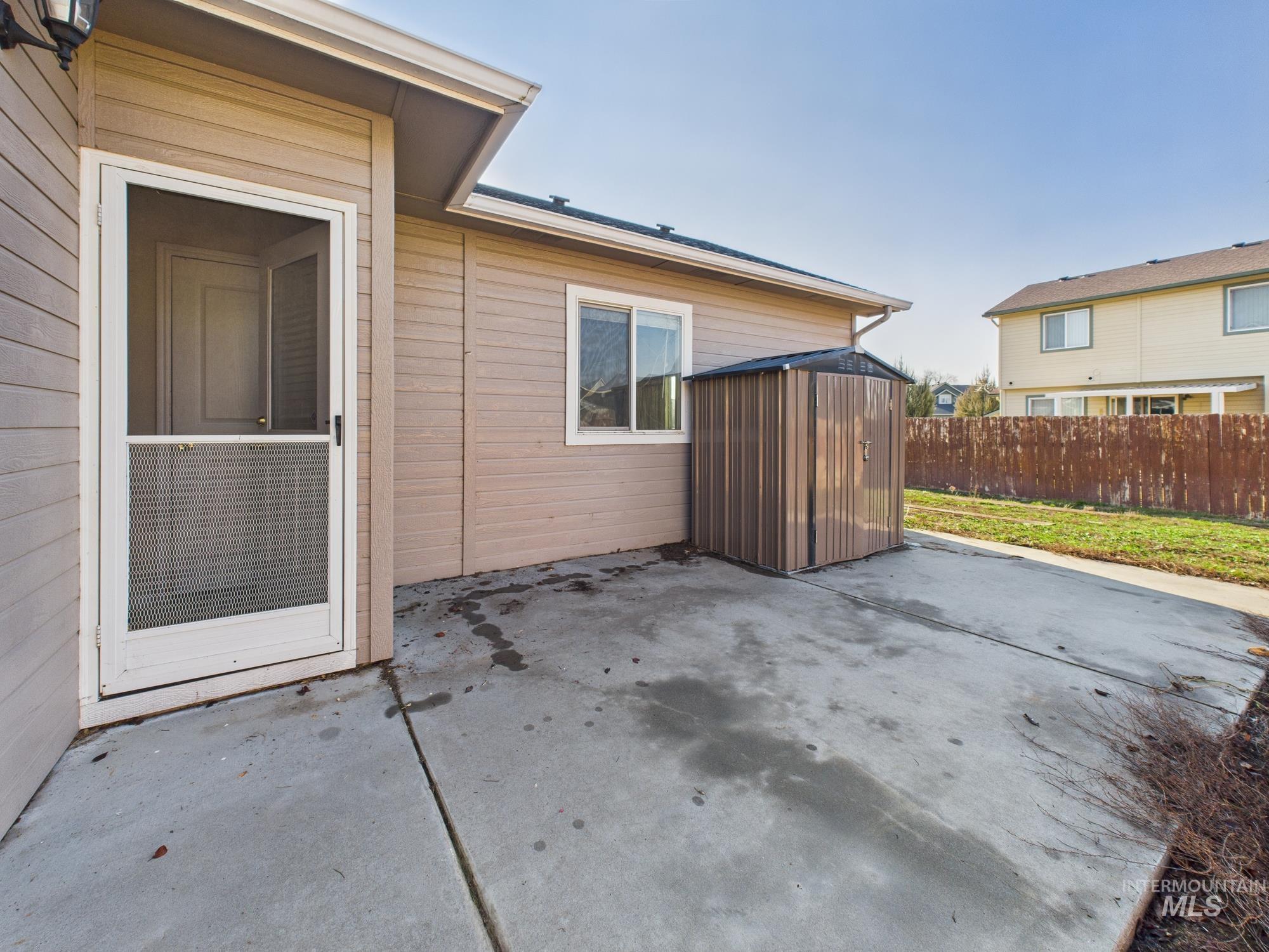 819 Sioux Ave, Emmett, Idaho 83617, 3 Bedrooms, 2.5 Bathrooms, Residential For Sale, Price $355,000,MLS 98972858