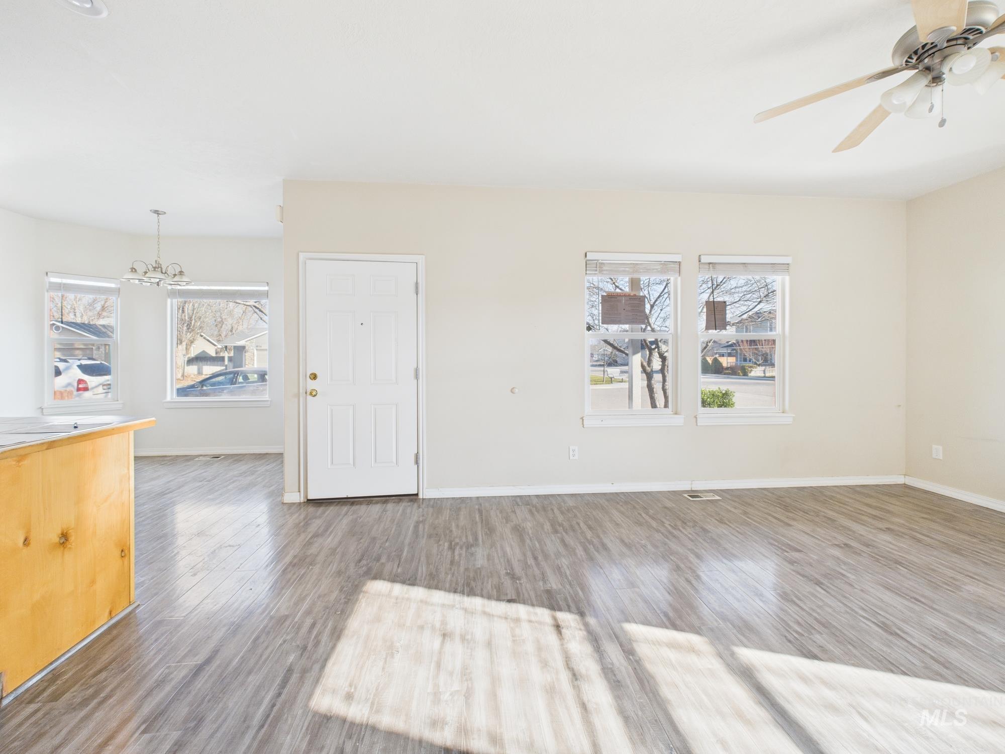 819 Sioux Ave, Emmett, Idaho 83617, 3 Bedrooms, 2.5 Bathrooms, Residential For Sale, Price $355,000,MLS 98972858