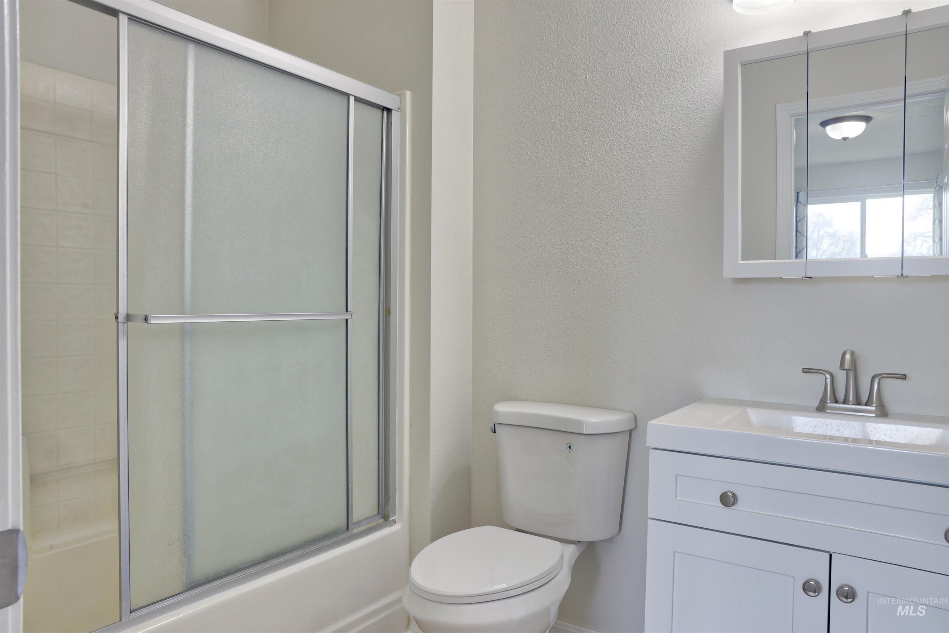 1028 S Pawnee Ave, Emmett, Idaho 83617, 3 Bedrooms, 2 Bathrooms, Residential For Sale, Price $340,000,MLS 98972859