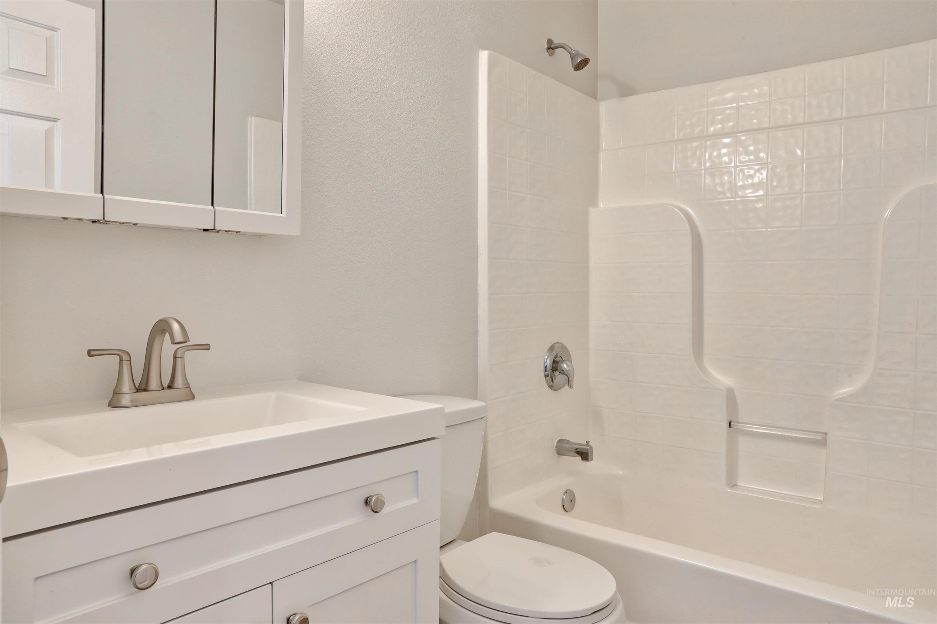 1028 S Pawnee Ave, Emmett, Idaho 83617, 3 Bedrooms, 2 Bathrooms, Residential For Sale, Price $340,000,MLS 98972859