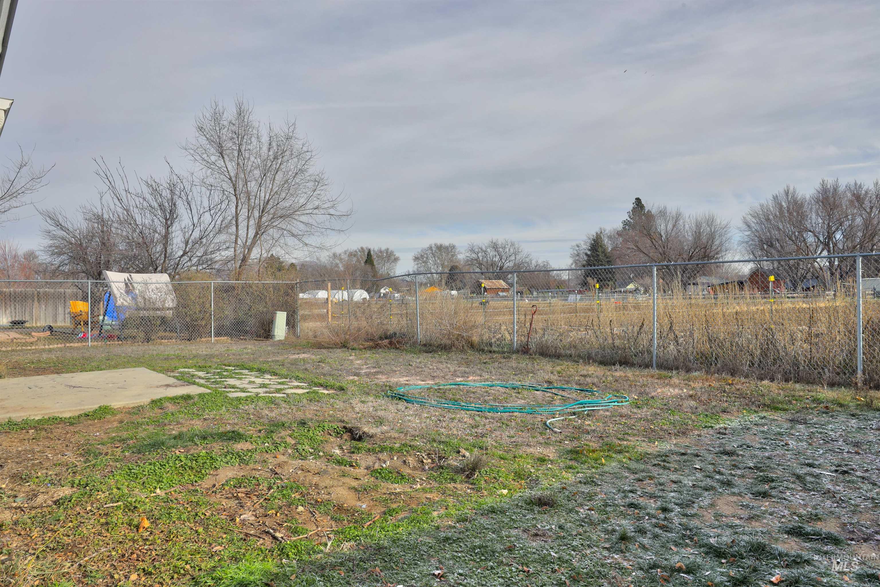 1028 S Pawnee Ave, Emmett, Idaho 83617, 3 Bedrooms, 2 Bathrooms, Residential For Sale, Price $340,000,MLS 98972859