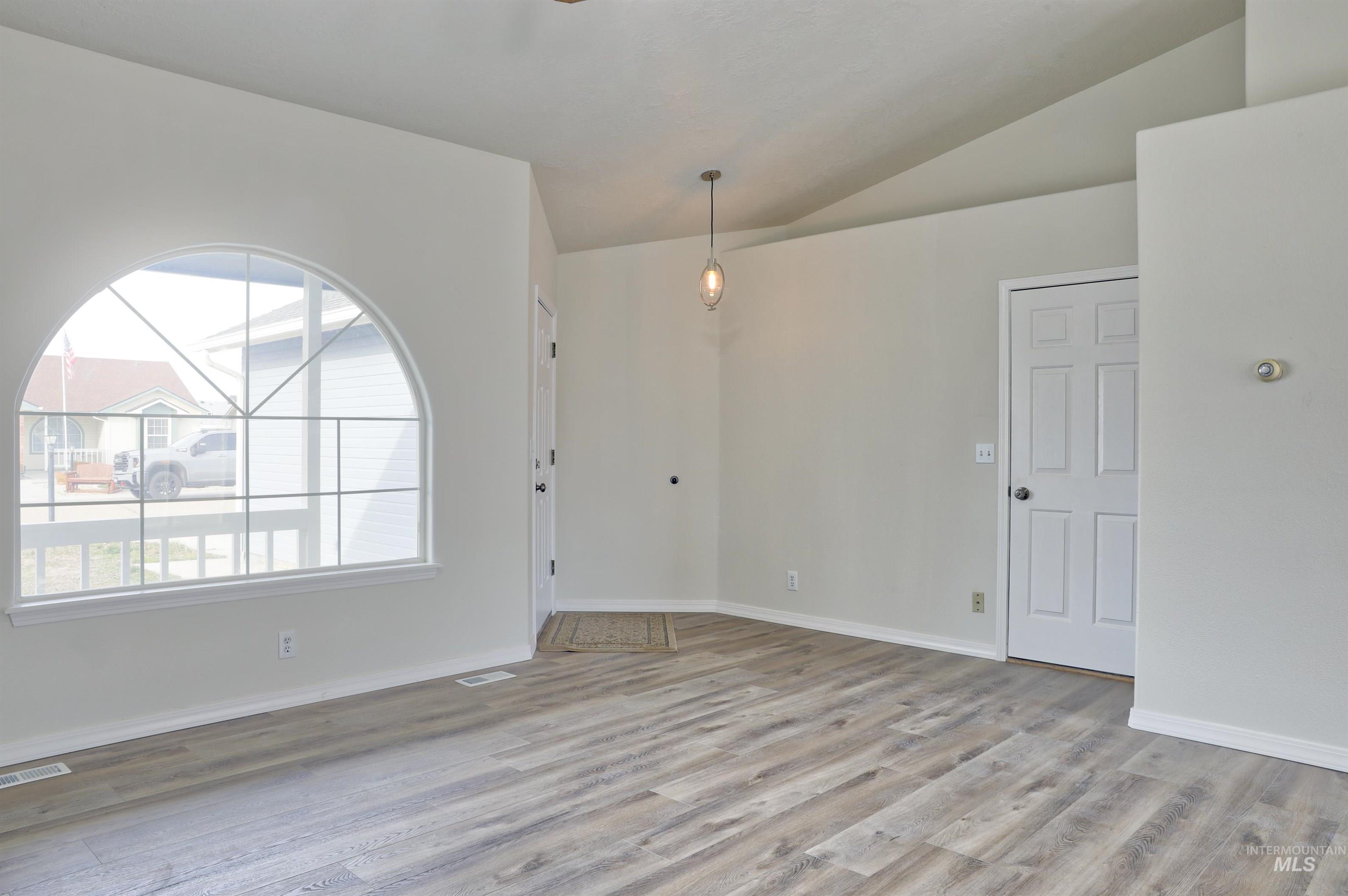 1028 S Pawnee Ave, Emmett, Idaho 83617, 3 Bedrooms, 2 Bathrooms, Residential For Sale, Price $340,000,MLS 98972859