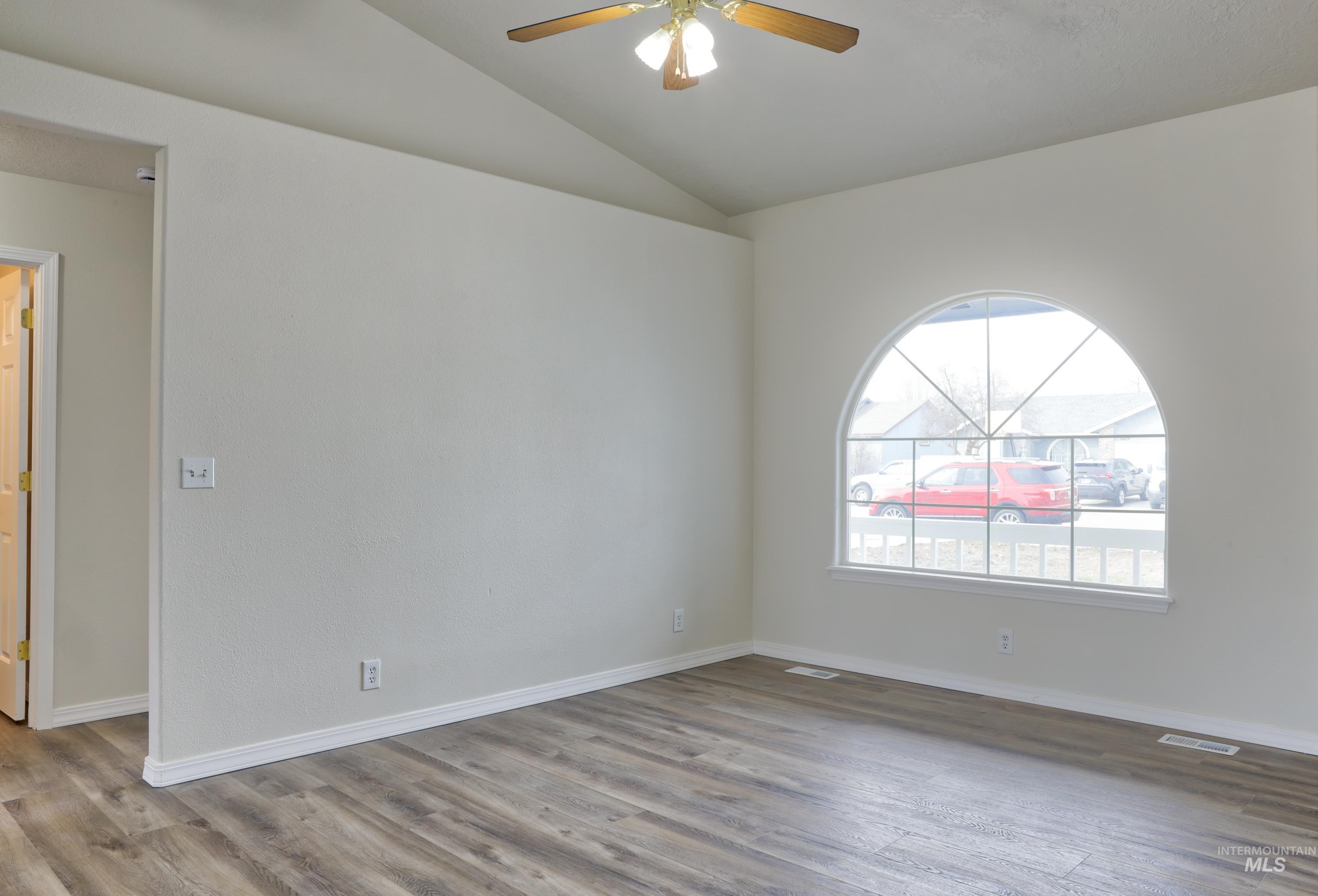 1028 S Pawnee Ave, Emmett, Idaho 83617, 3 Bedrooms, 2 Bathrooms, Residential For Sale, Price $340,000,MLS 98972859