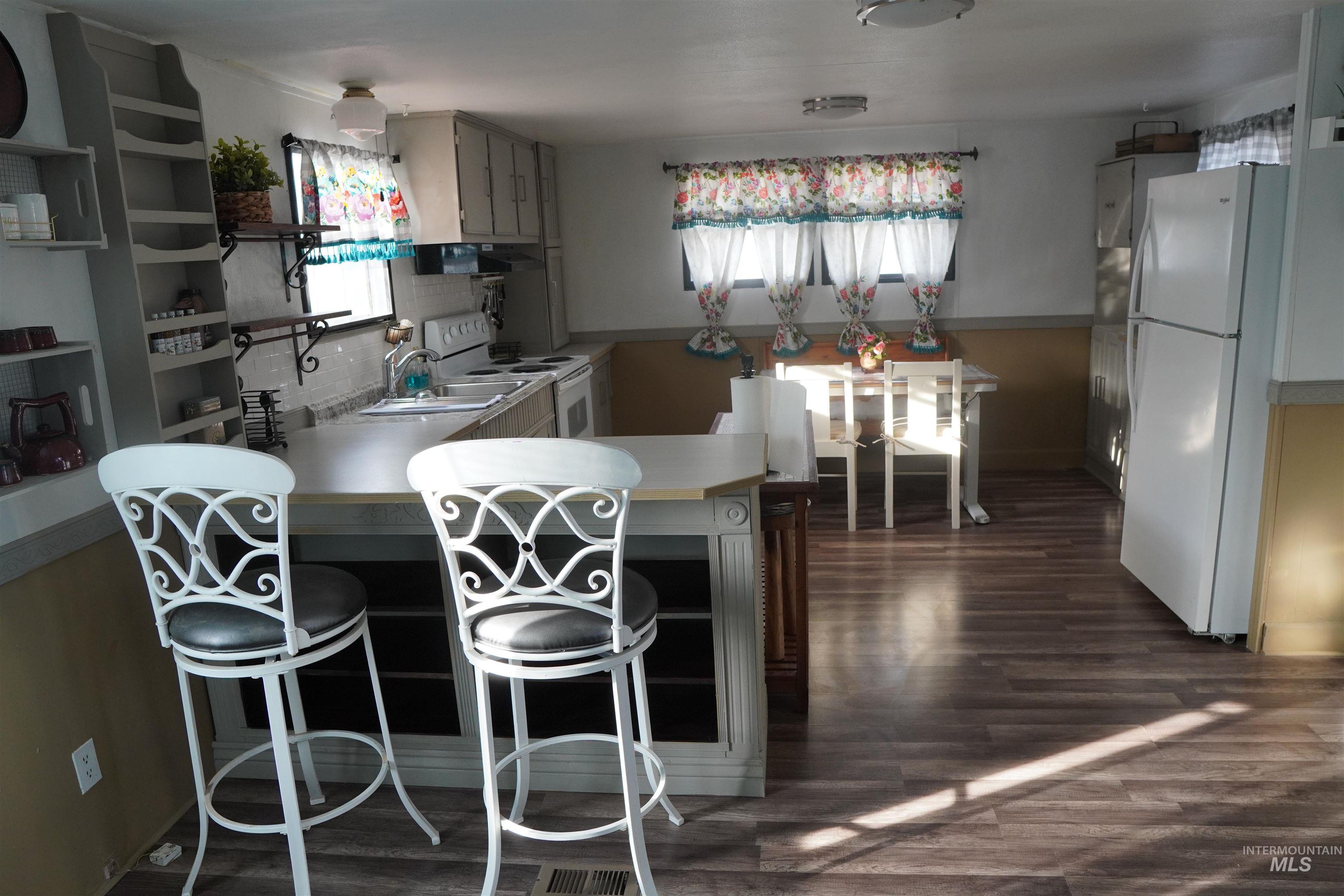 203 Surrey Ln, Ontario, Oregon 97914, 2 Bedrooms, 1 Bathroom, Residential For Sale, Price $49,999,MLS 98972861