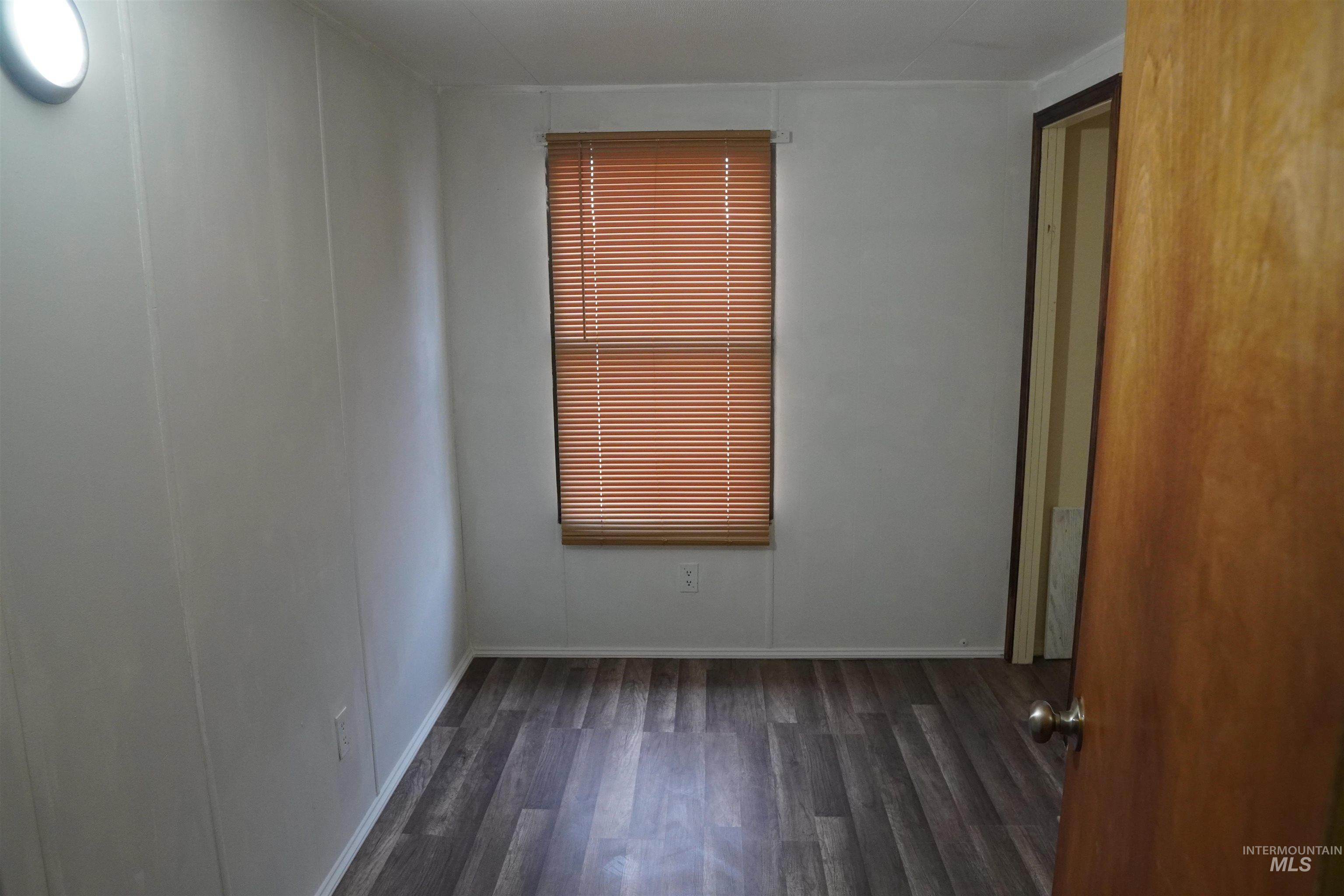 203 Surrey Ln, Ontario, Oregon 97914, 2 Bedrooms, 1 Bathroom, Residential For Sale, Price $49,999,MLS 98972861