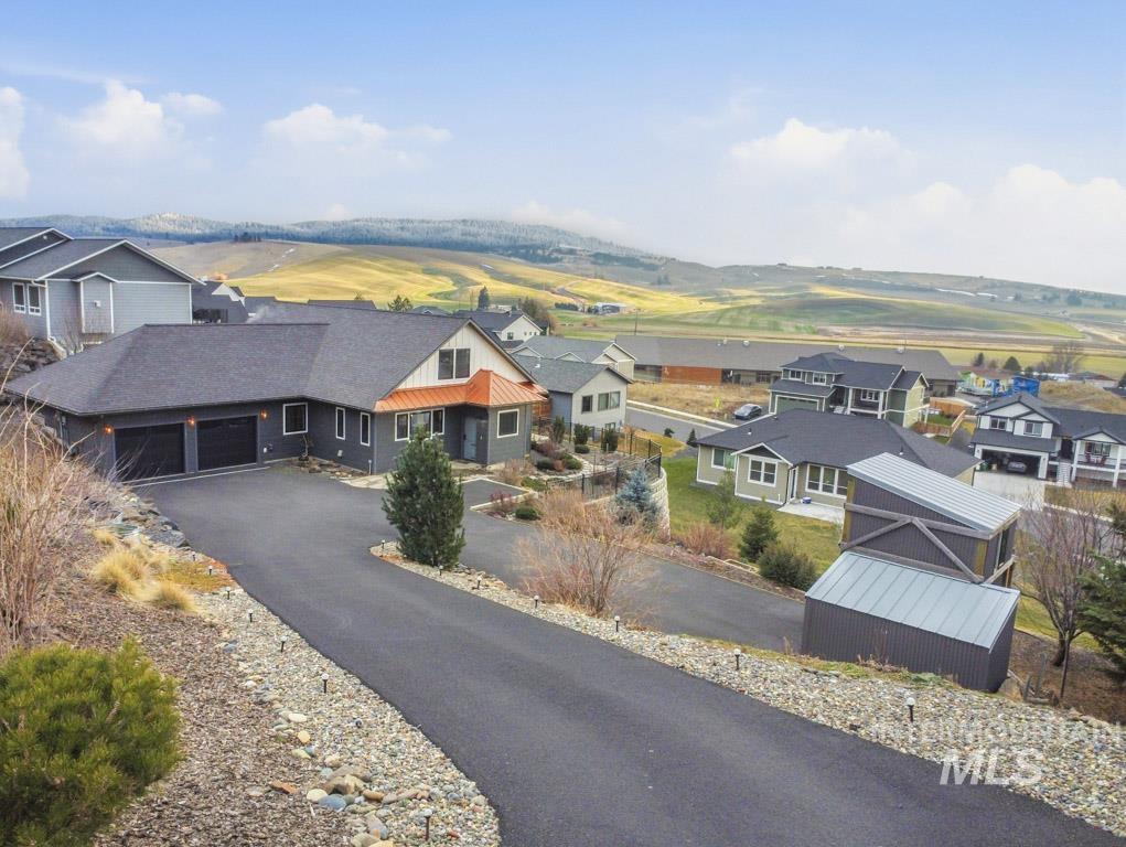 763 Indian Hills Dr, Moscow, Idaho 83843, 4 Bedrooms, 3 Bathrooms, Residential For Sale, Price $724,900,MLS 98972862