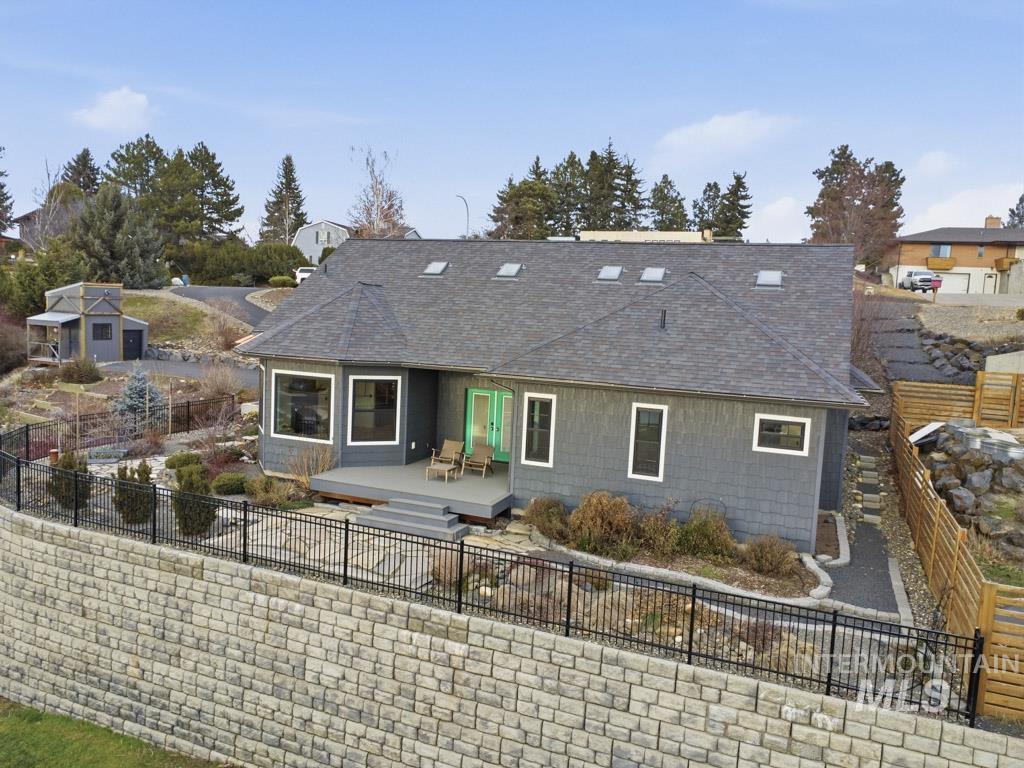 763 Indian Hills Dr, Moscow, Idaho 83843, 4 Bedrooms, 3 Bathrooms, Residential For Sale, Price $724,900,MLS 98972862