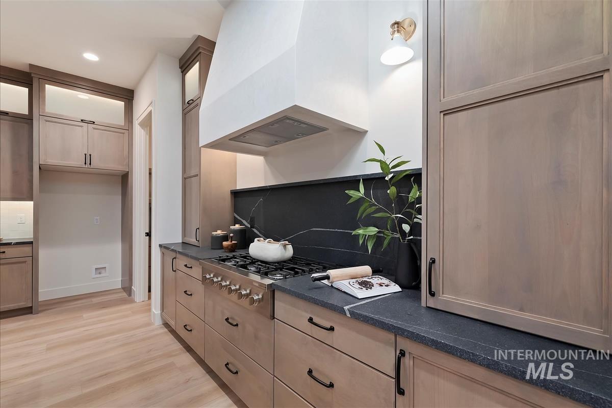 9989 W Bouvardia St, Star, Idaho 83669, 4 Bedrooms, 3.5 Bathrooms, Residential For Sale, Price $1,069,900,MLS 98972864