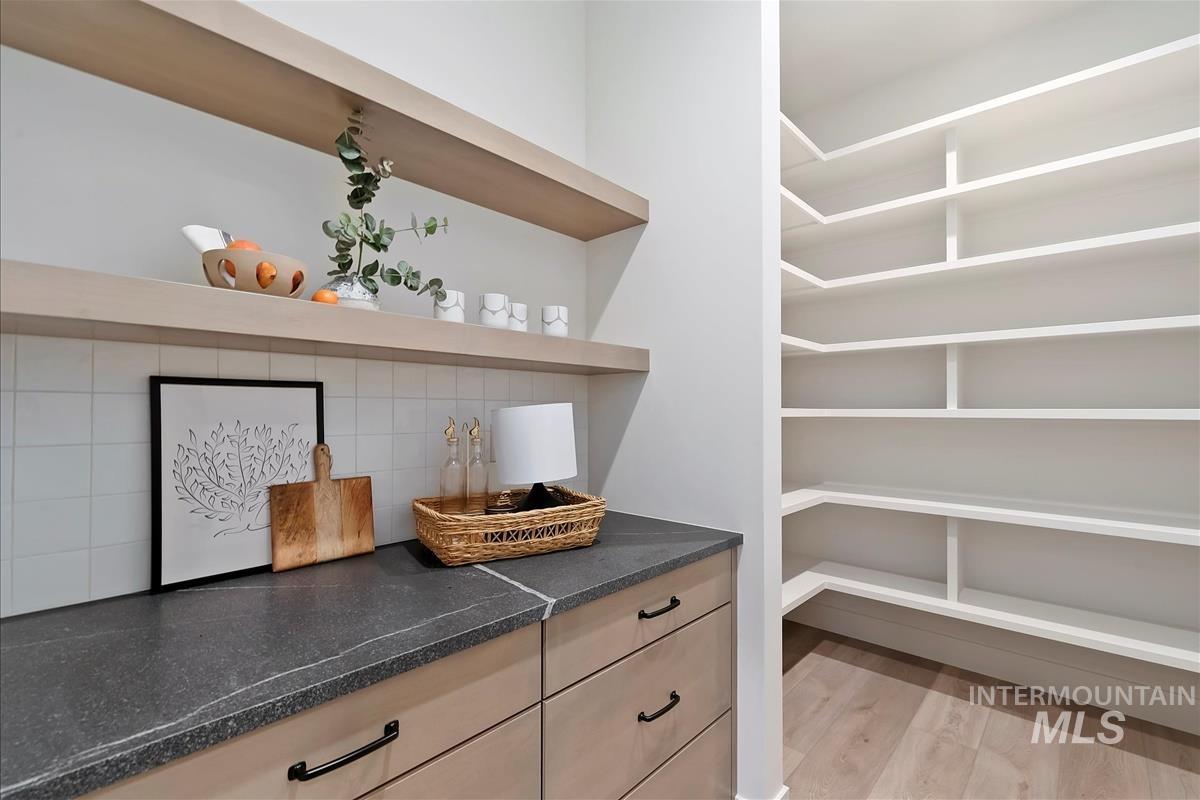 9989 W Bouvardia St, Star, Idaho 83669, 4 Bedrooms, 3.5 Bathrooms, Residential For Sale, Price $1,069,900,MLS 98972864