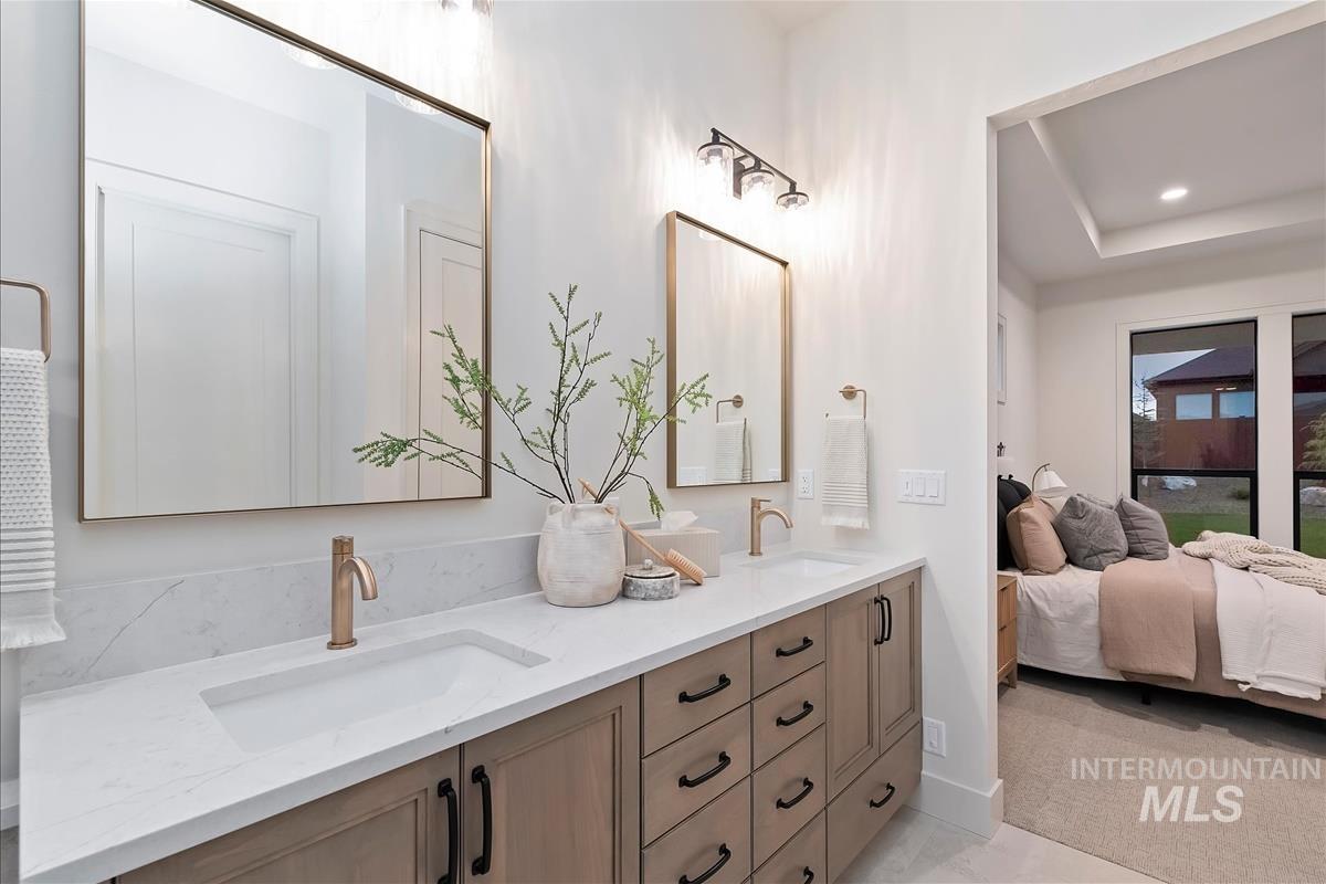 9989 W Bouvardia St, Star, Idaho 83669, 4 Bedrooms, 3.5 Bathrooms, Residential For Sale, Price $1,069,900,MLS 98972864