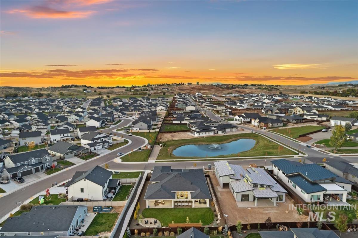 9989 W Bouvardia St, Star, Idaho 83669, 4 Bedrooms, 3.5 Bathrooms, Residential For Sale, Price $1,069,900,MLS 98972864