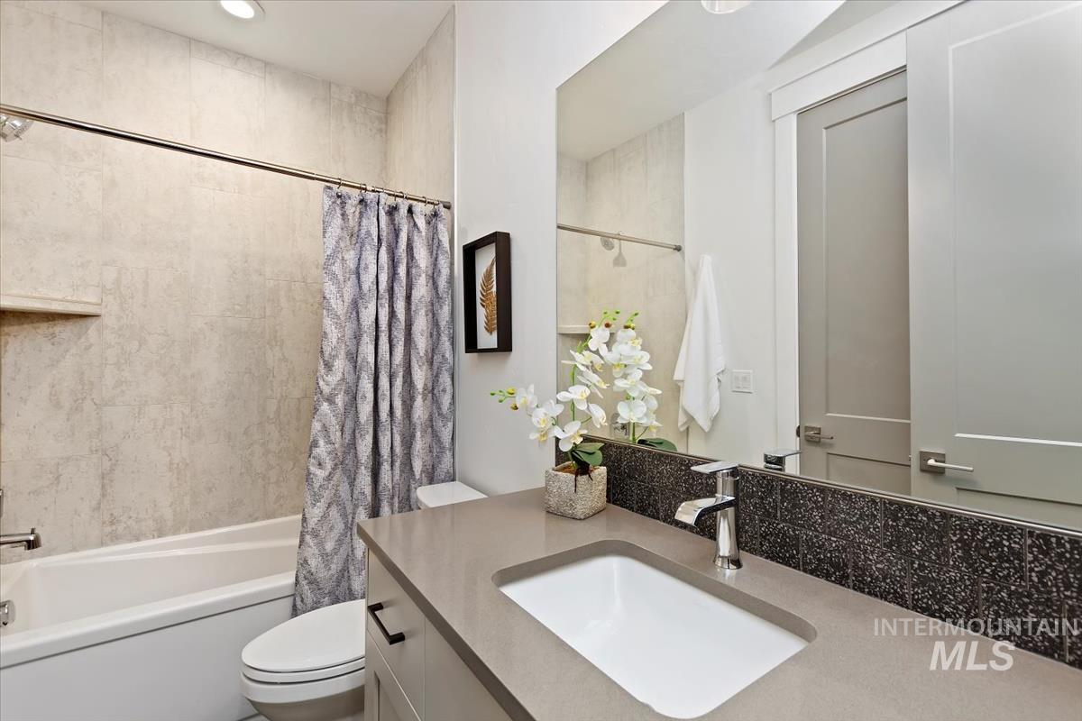 6358 W Tobi Ln, Boise, Idaho 83714, 3 Bedrooms, 3.5 Bathrooms, Residential For Sale, Price $699,900,MLS 98972865