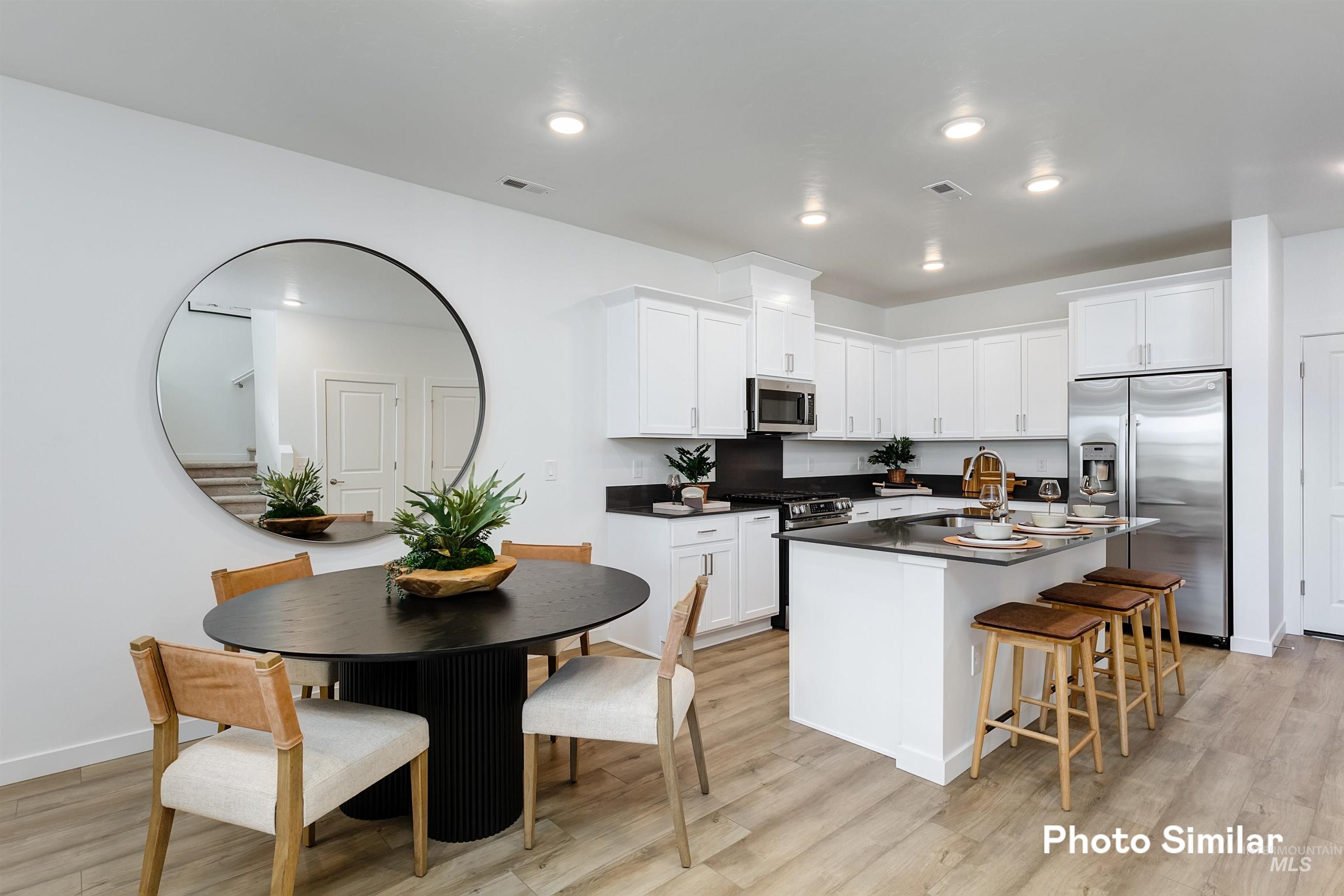 4113 W Perspective St, Eagle, Idaho 83616, 3 Bedrooms, 2.5 Bathrooms, Residential For Sale, Price $414,900,MLS 98972868