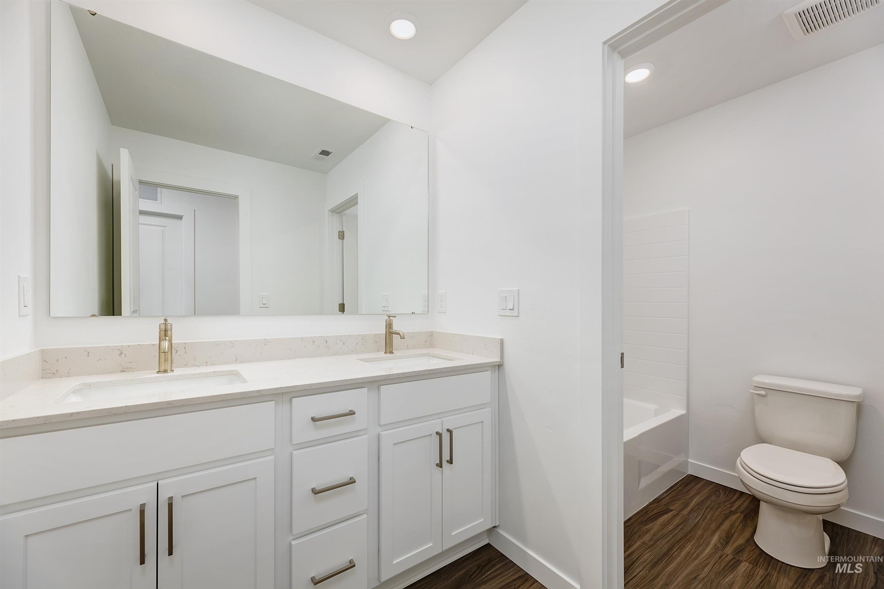 4131 W Perspective St, Eagle, Idaho 83616, 4 Bedrooms, 2.5 Bathrooms, Residential For Sale, Price $431,000, 98972870