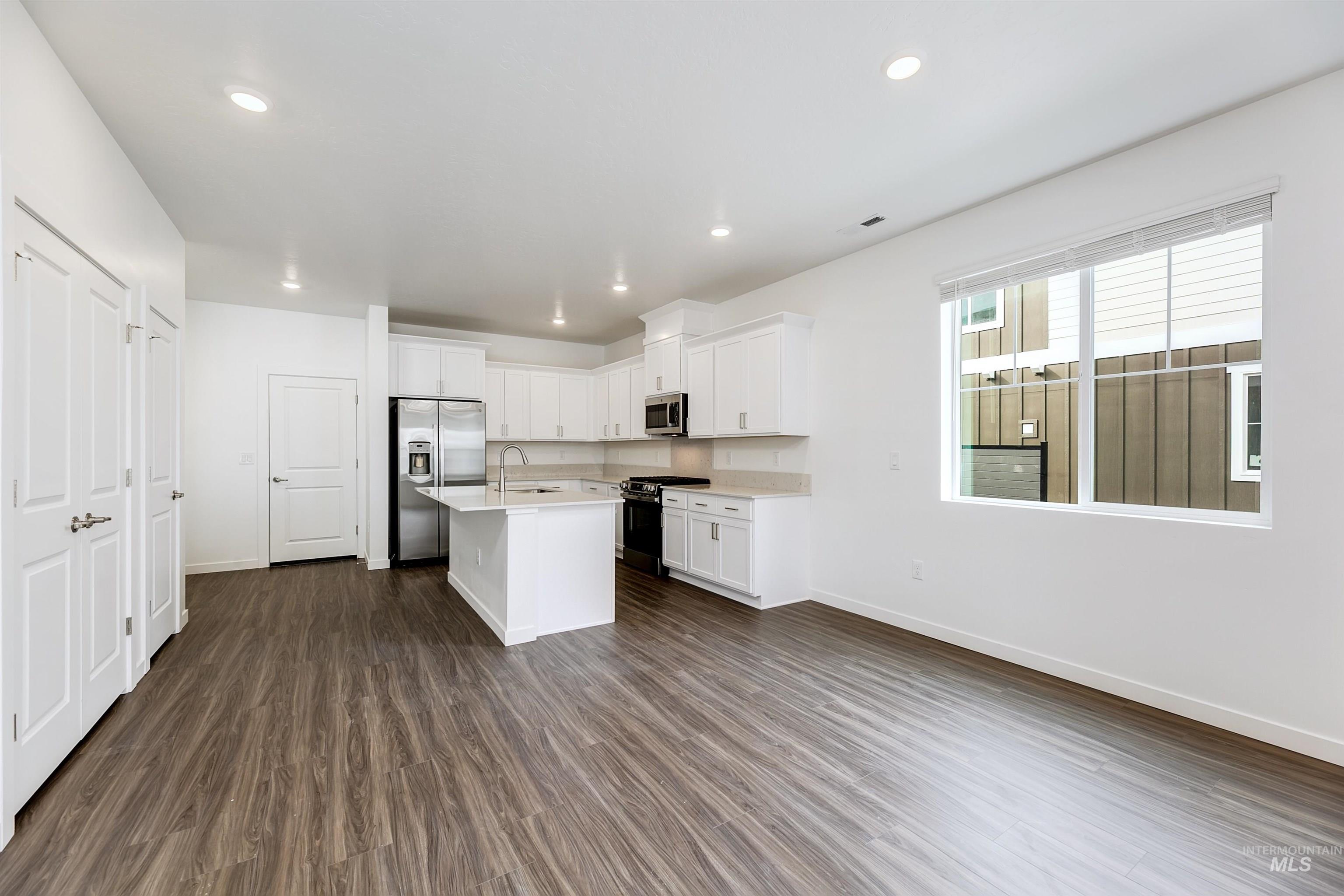 4131 W Perspective St, Eagle, Idaho 83616, 4 Bedrooms, 2.5 Bathrooms, Residential For Sale, Price $431,000, 98972870