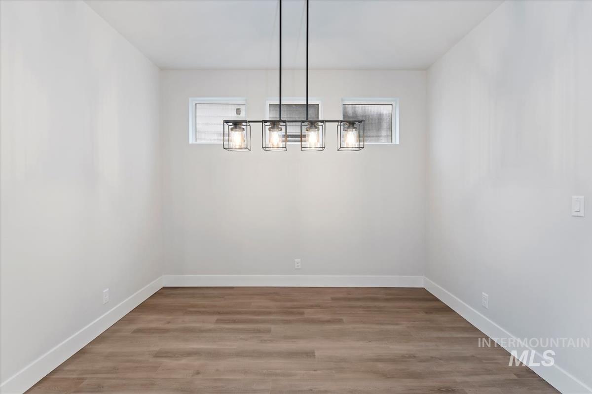 8174 N Breezy Ave, Boise, Idaho 83714, 3 Bedrooms, 2.5 Bathrooms, Residential For Sale, Price $569,900,MLS 98972879