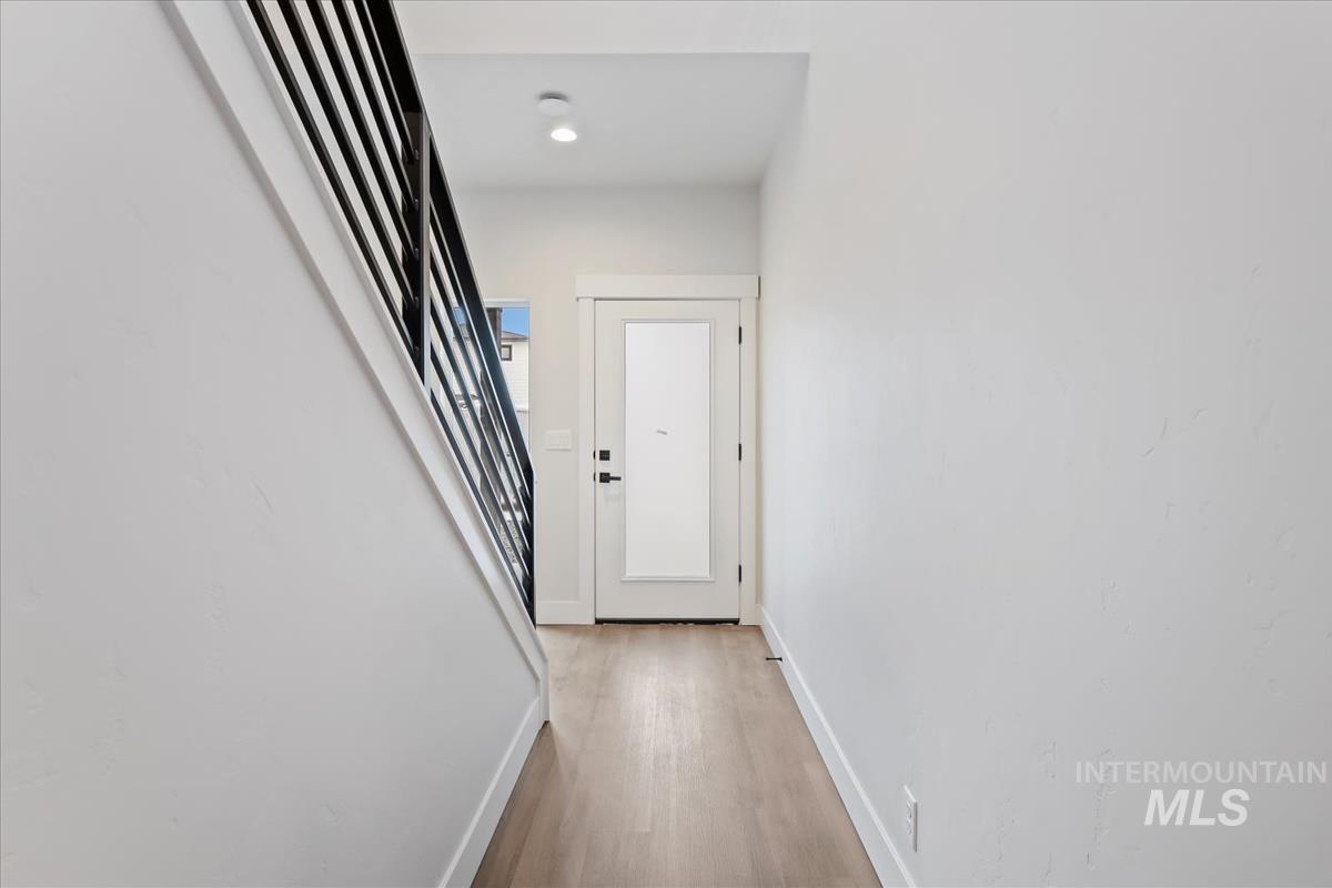 8174 N Breezy Ave, Boise, Idaho 83714, 3 Bedrooms, 2.5 Bathrooms, Residential For Sale, Price $569,900,MLS 98972879