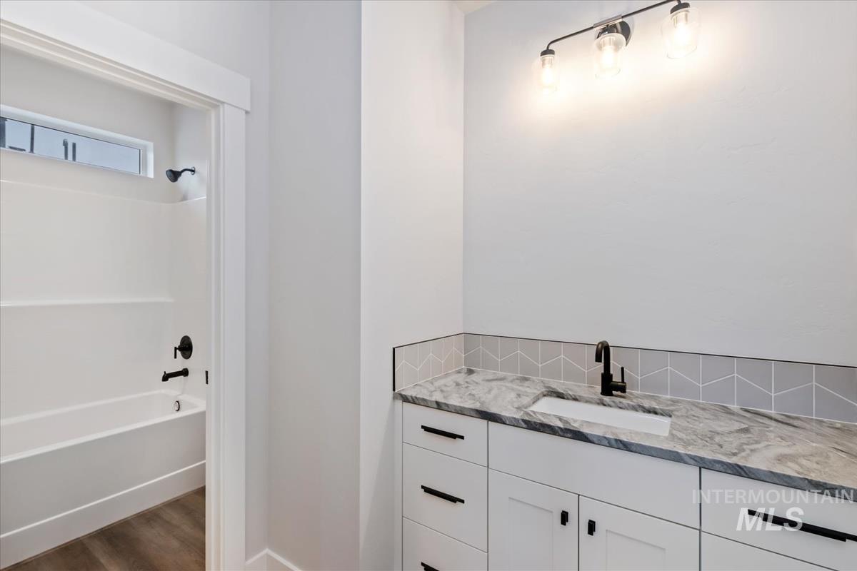 8174 N Breezy Ave, Boise, Idaho 83714, 3 Bedrooms, 2.5 Bathrooms, Residential For Sale, Price $569,900,MLS 98972879