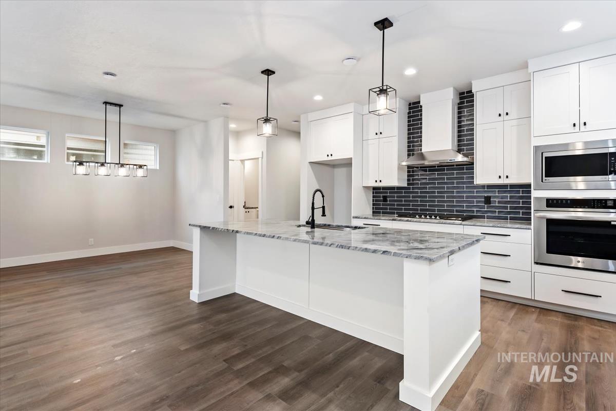 8174 N Breezy Ave, Boise, Idaho 83714, 3 Bedrooms, 2.5 Bathrooms, Residential For Sale, Price $569,900,MLS 98972879