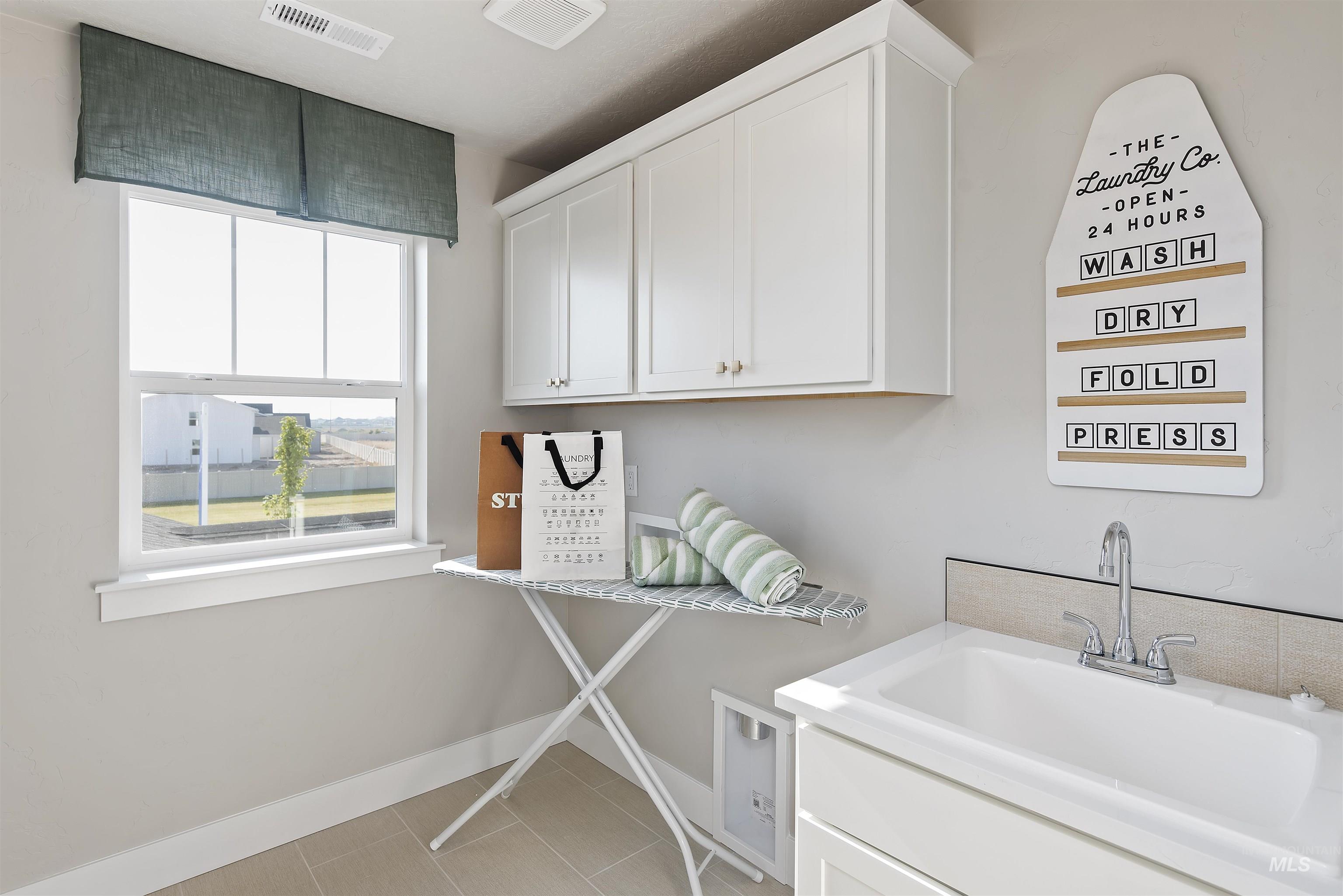 5977 N Backfire Way, Meridian, Idaho 83646, 3 Bedrooms, 2.5 Bathrooms, Residential For Sale, Price $499,990, 98972883