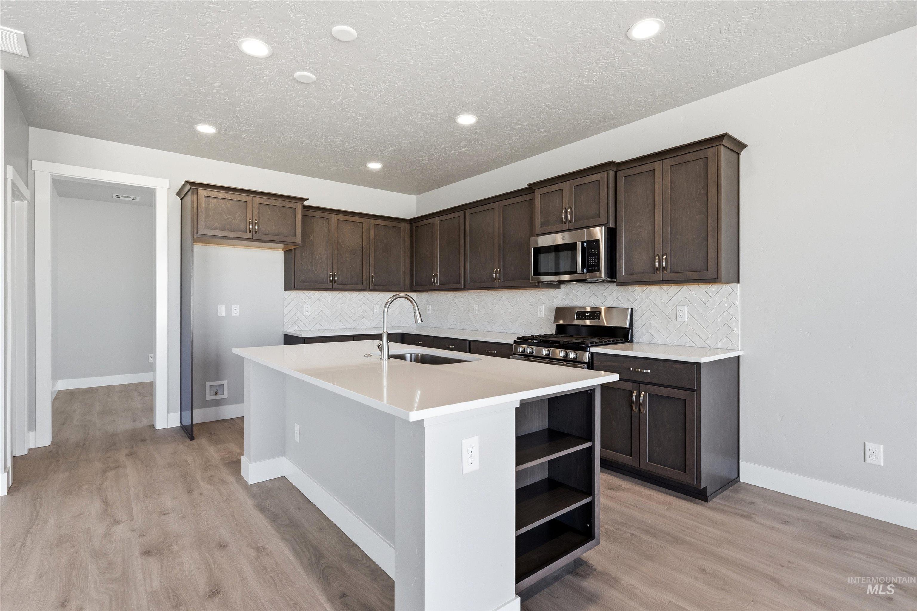 5981 N Backfire Way, Meridian, Idaho 83646, 3 Bedrooms, 2.5 Bathrooms, Residential For Sale, Price $499,990,MLS 98972884