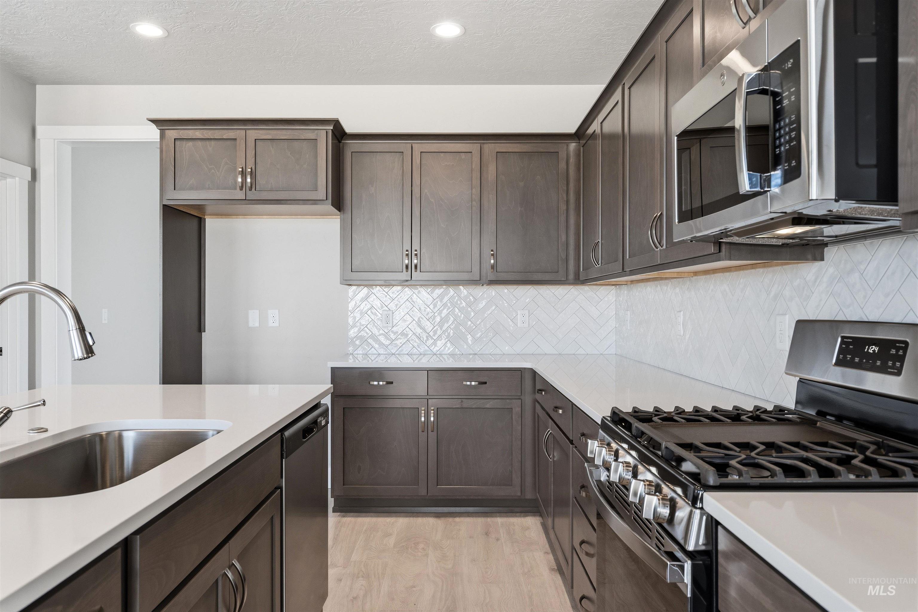 5981 N Backfire Way, Meridian, Idaho 83646, 3 Bedrooms, 2.5 Bathrooms, Residential For Sale, Price $499,990,MLS 98972884