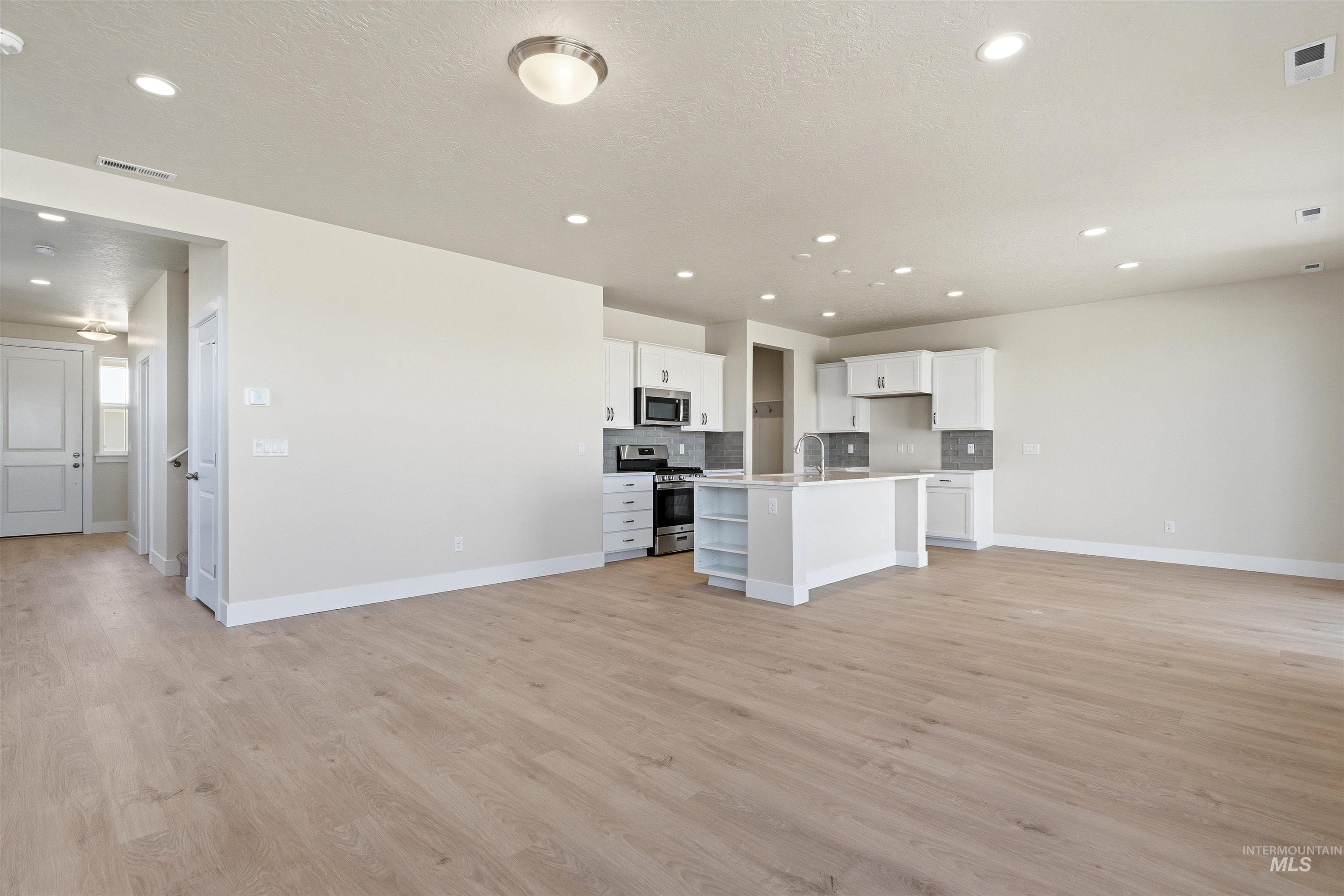 5985 N Backfire Way, Meridian, Idaho 83646, 4 Bedrooms, 2.5 Bathrooms, Residential For Sale, Price $514,990,MLS 98972886