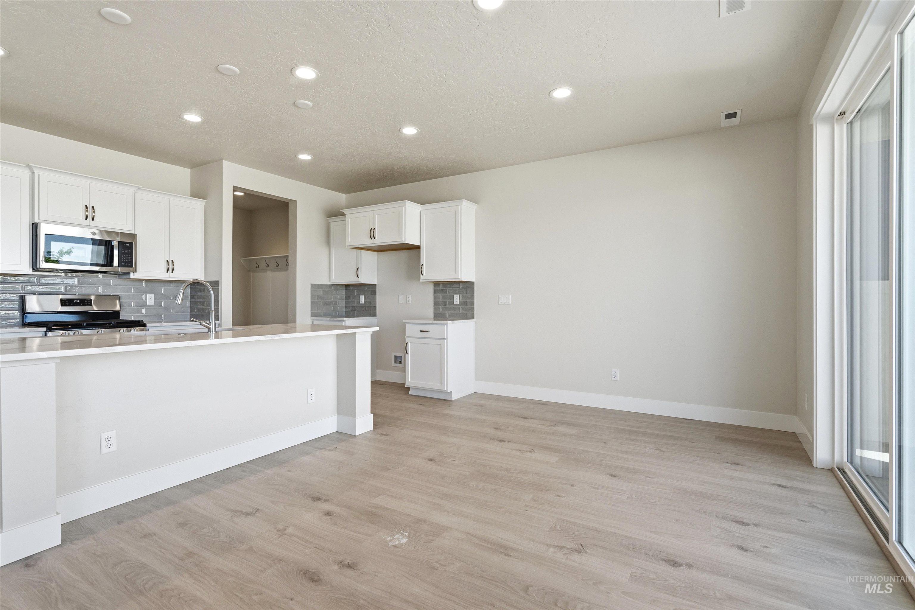 5985 N Backfire Way, Meridian, Idaho 83646, 4 Bedrooms, 2.5 Bathrooms, Residential For Sale, Price $514,990,MLS 98972886