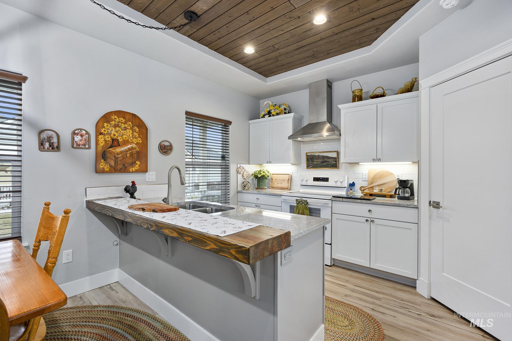 1062 Cottage Rd, Twin Falls, Idaho 83301, 2 Bedrooms, 2 Bathrooms, Residential For Sale, Price $369,900,MLS 98972887