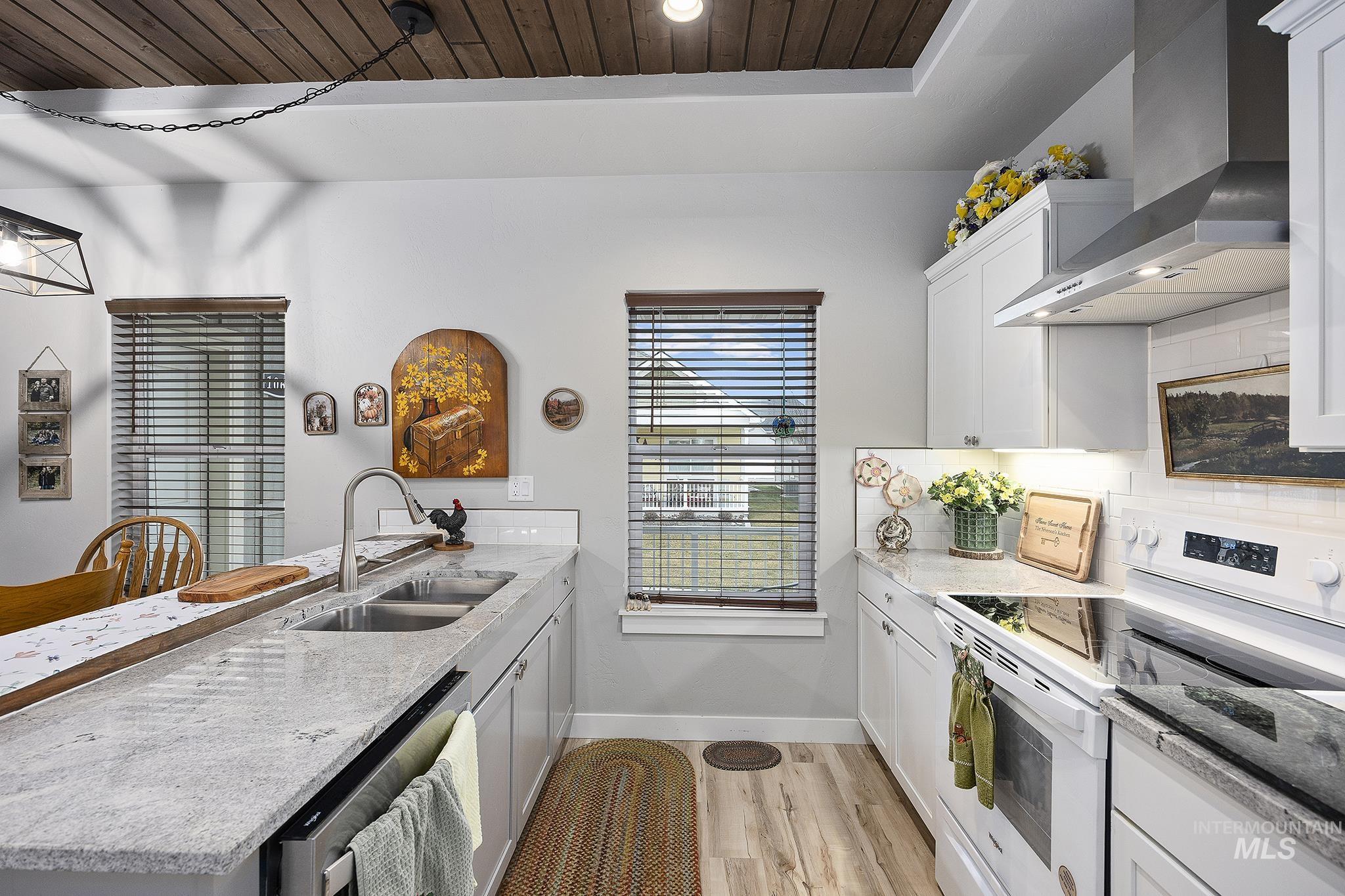 1062 Cottage Rd, Twin Falls, Idaho 83301, 2 Bedrooms, 2 Bathrooms, Residential For Sale, Price $369,900,MLS 98972887