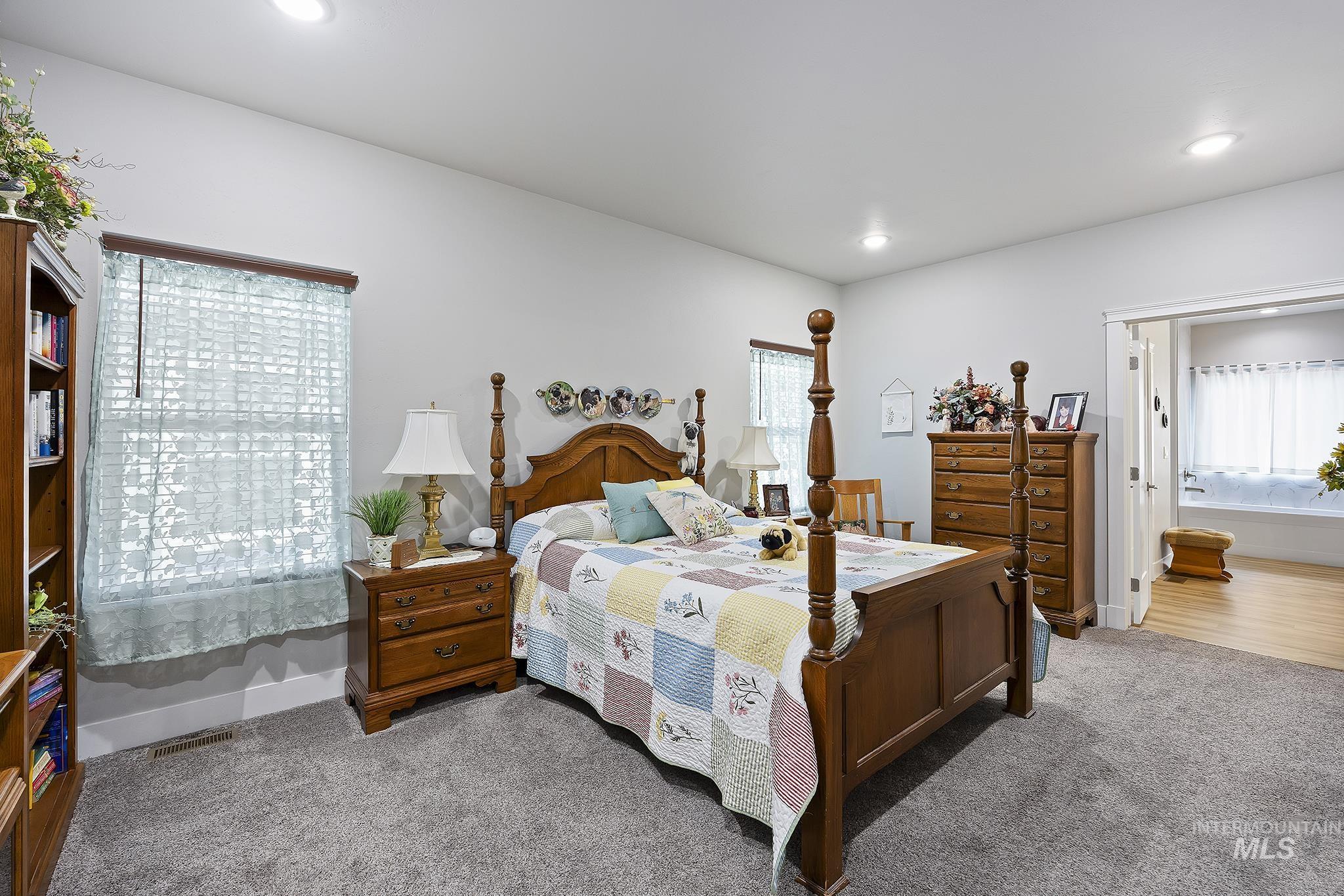 1062 Cottage Rd, Twin Falls, Idaho 83301, 2 Bedrooms, 2 Bathrooms, Residential For Sale, Price $369,900,MLS 98972887