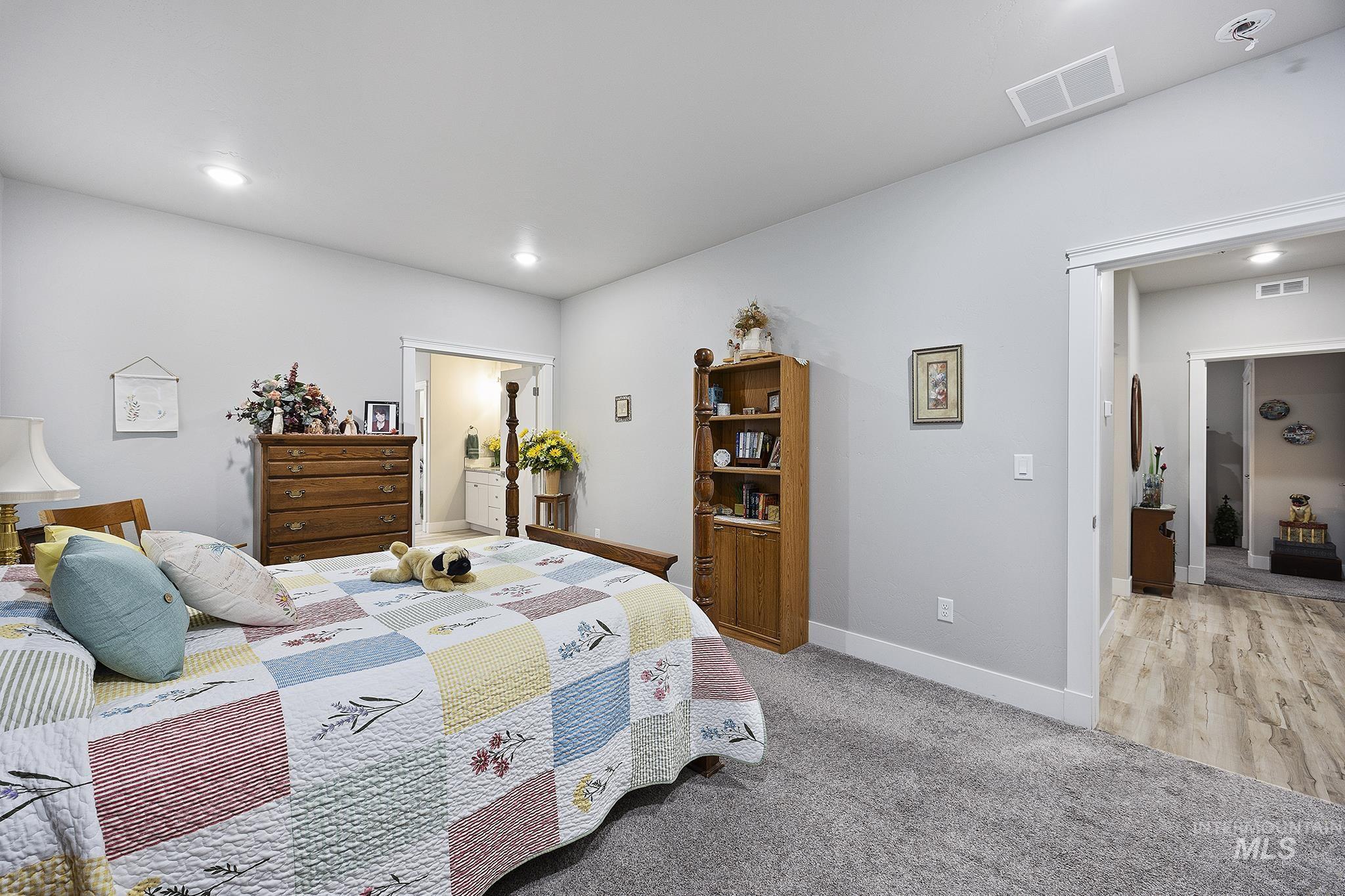 1062 Cottage Rd, Twin Falls, Idaho 83301, 2 Bedrooms, 2 Bathrooms, Residential For Sale, Price $369,900,MLS 98972887