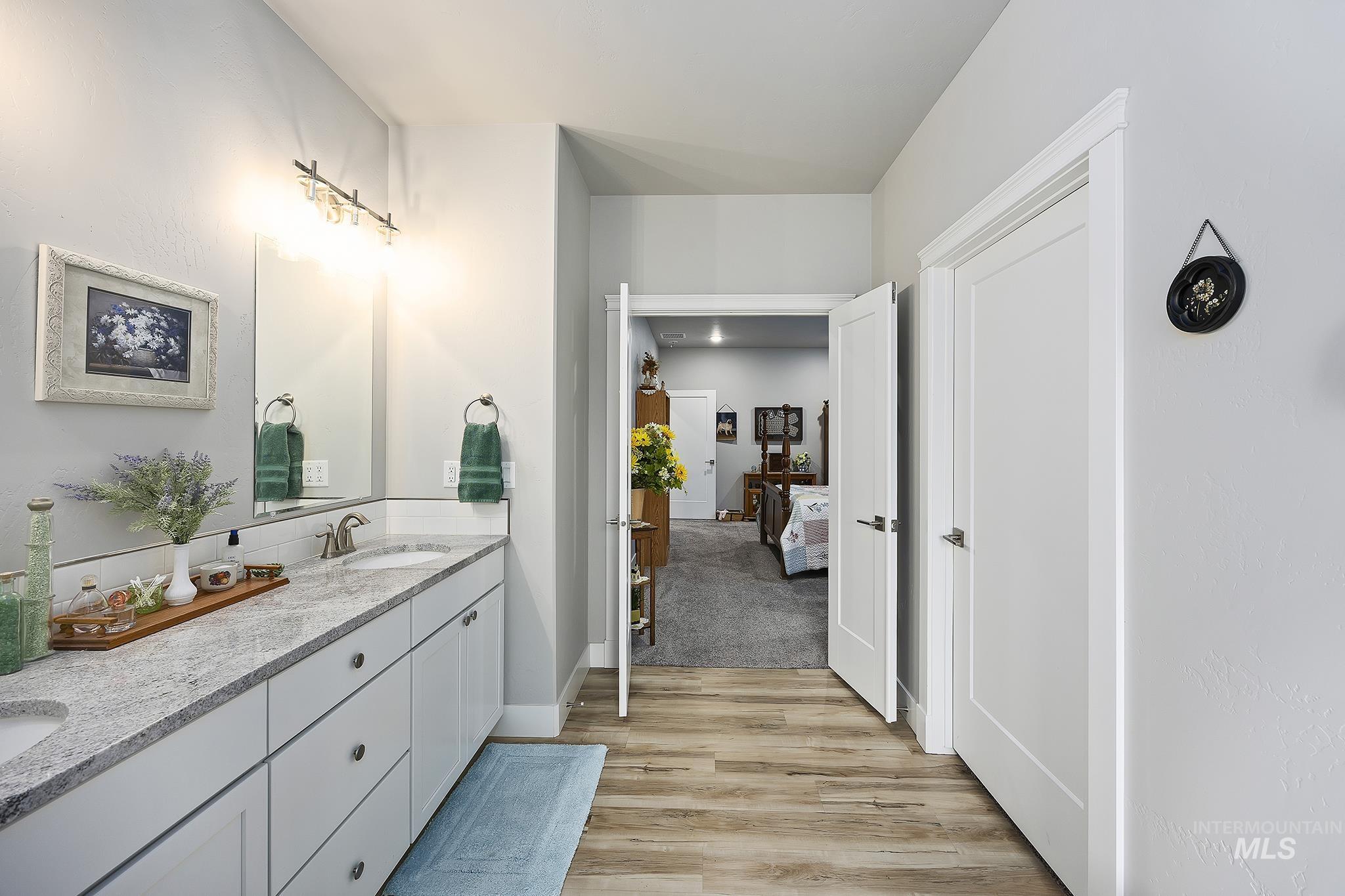 1062 Cottage Rd, Twin Falls, Idaho 83301, 2 Bedrooms, 2 Bathrooms, Residential For Sale, Price $369,900,MLS 98972887