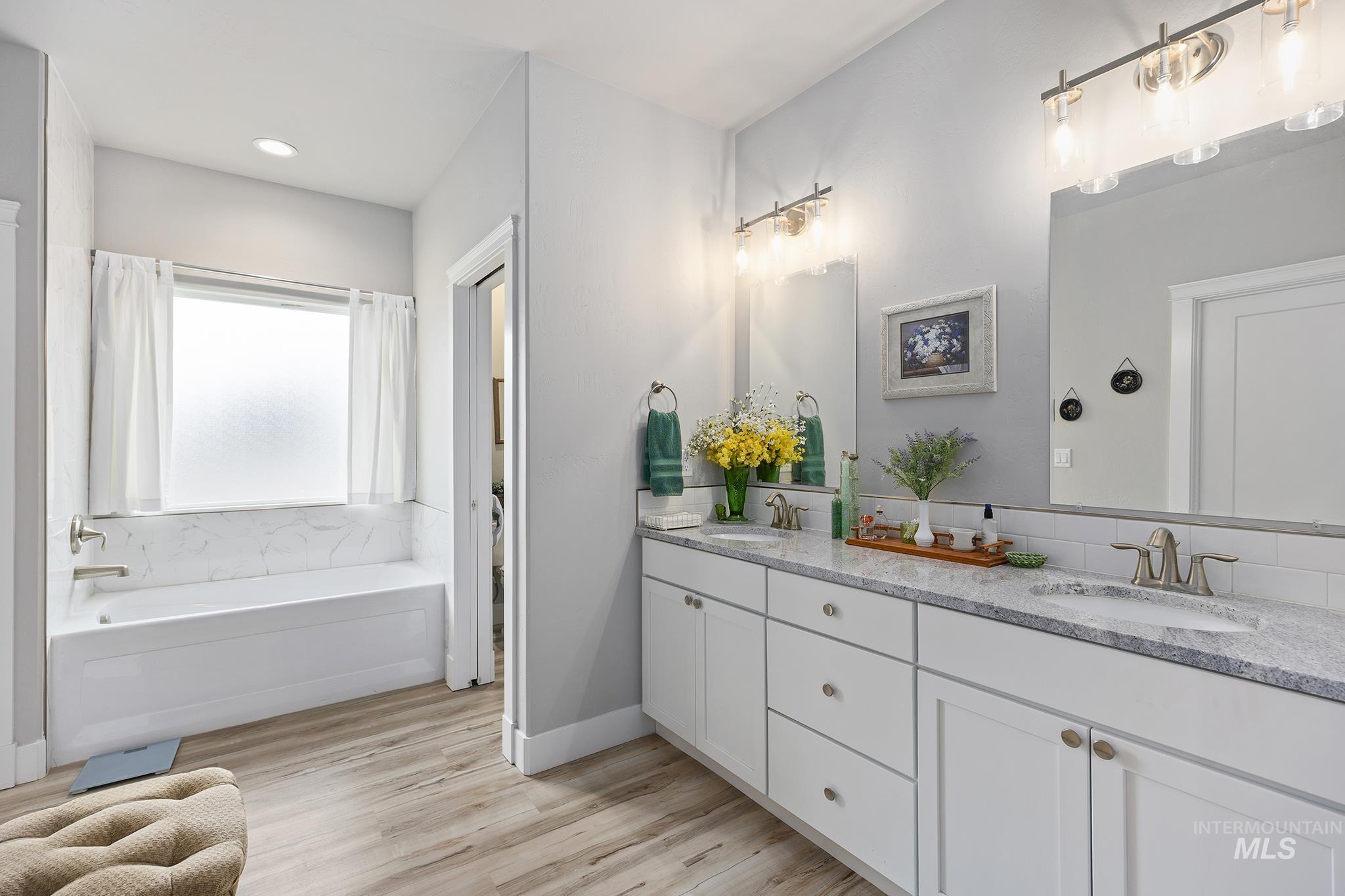 1062 Cottage Rd, Twin Falls, Idaho 83301, 2 Bedrooms, 2 Bathrooms, Residential For Sale, Price $369,900,MLS 98972887