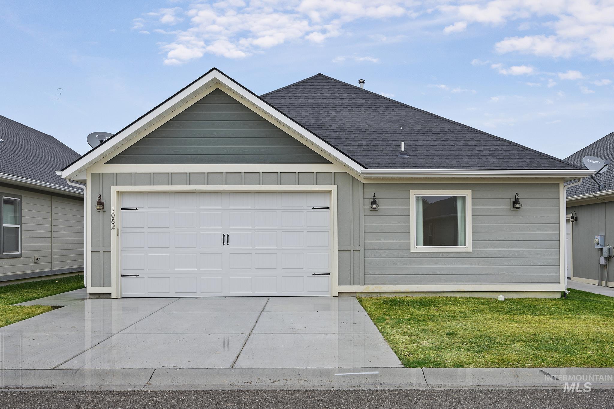 1062 Cottage Rd, Twin Falls, Idaho 83301, 2 Bedrooms, 2 Bathrooms, Residential For Sale, Price $369,900,MLS 98972887