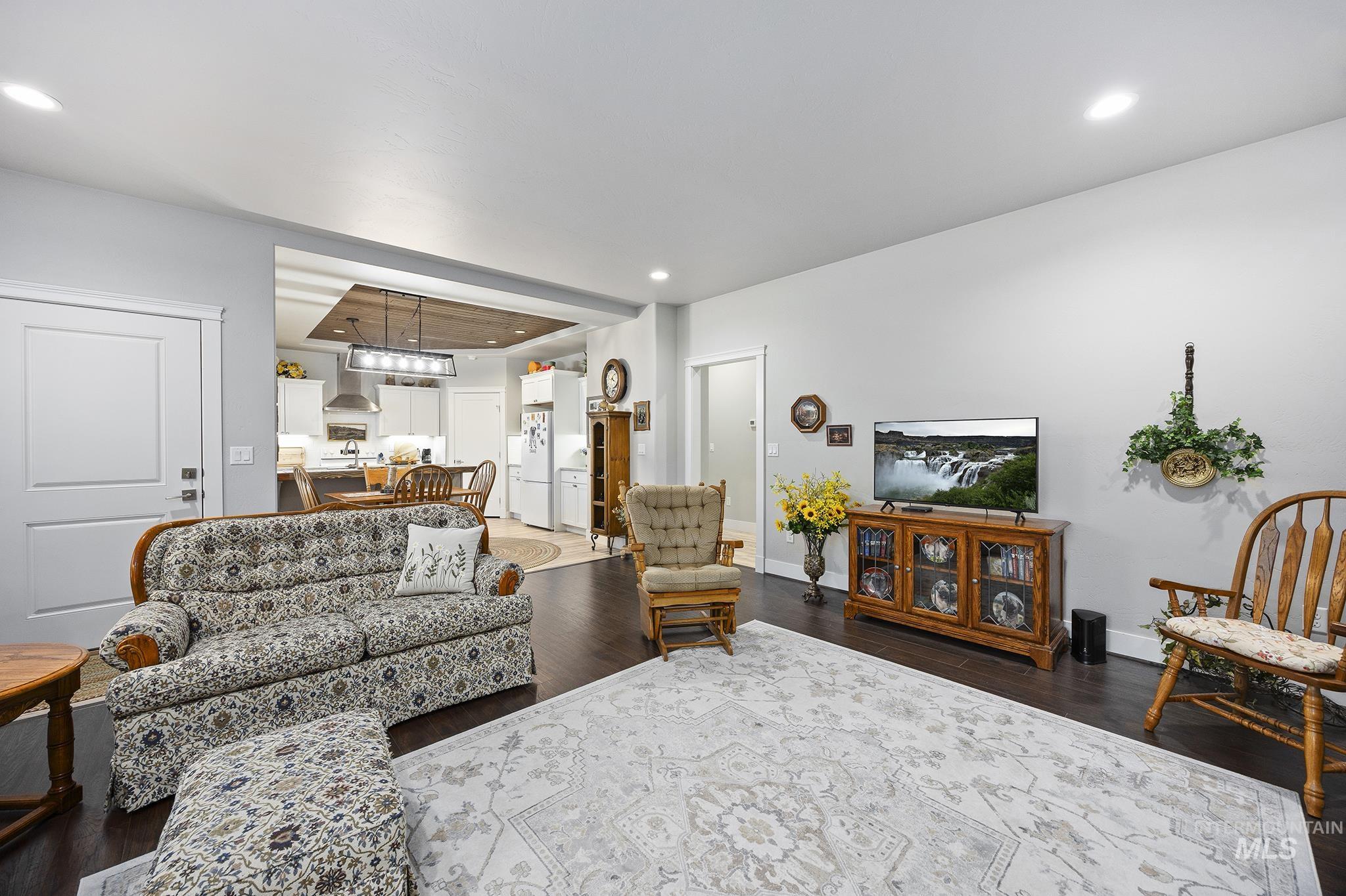 1062 Cottage Rd, Twin Falls, Idaho 83301, 2 Bedrooms, 2 Bathrooms, Residential For Sale, Price $369,900,MLS 98972887