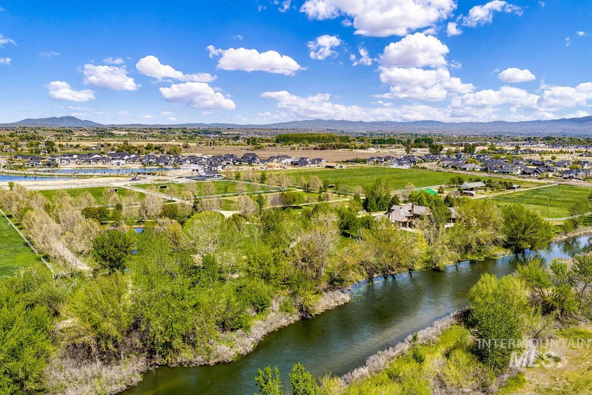 6799 Saddle Bred Way, Star, Idaho 83669, 3 Bedrooms, 2.5 Bathrooms, Residential For Sale, Price $1,153,468, 98972888